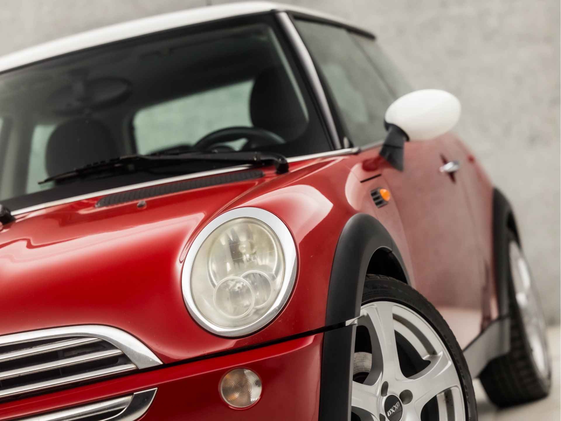 MINI Mini 1.6 Cooper Chili Red (YOUNGTIMER, CRUISE, LEDER, RADIO, AIRCO, ELEK PAKKET, SPORTSTOELEN, LM VELGEN, NIEUWE APK, NIEUWSTAAT) - 13/28