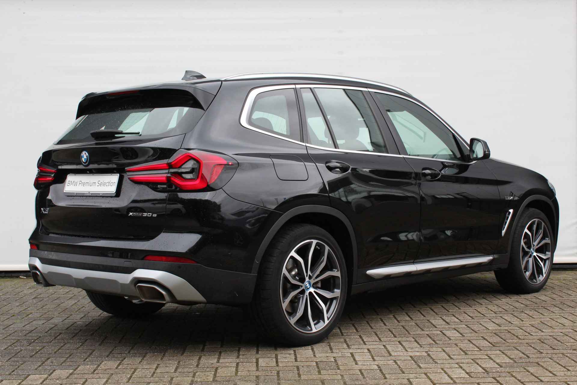 BMW X3 xDrive30e High Executive Automaat / Panoramadak / Sportstoelen / Stoelverwarming / Laserlight / Head-Up / Parking Assistant / Live Cockpit Professional - 12/28