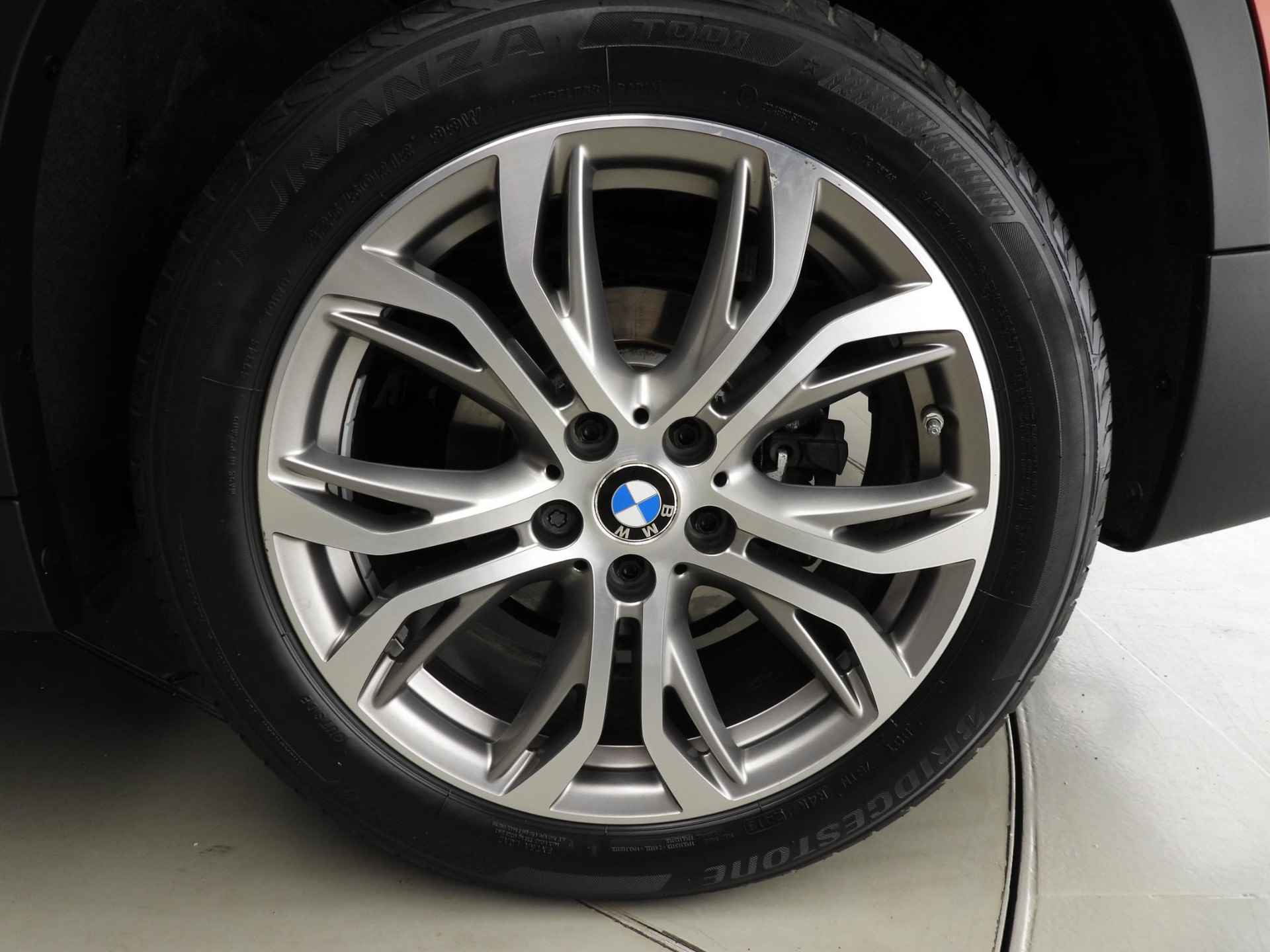 BMW X1 sDrive16d | LED | Navigatie | Clima | Cruise controle | DAB | Hifi speakers | Alu 18 inch - 30/30