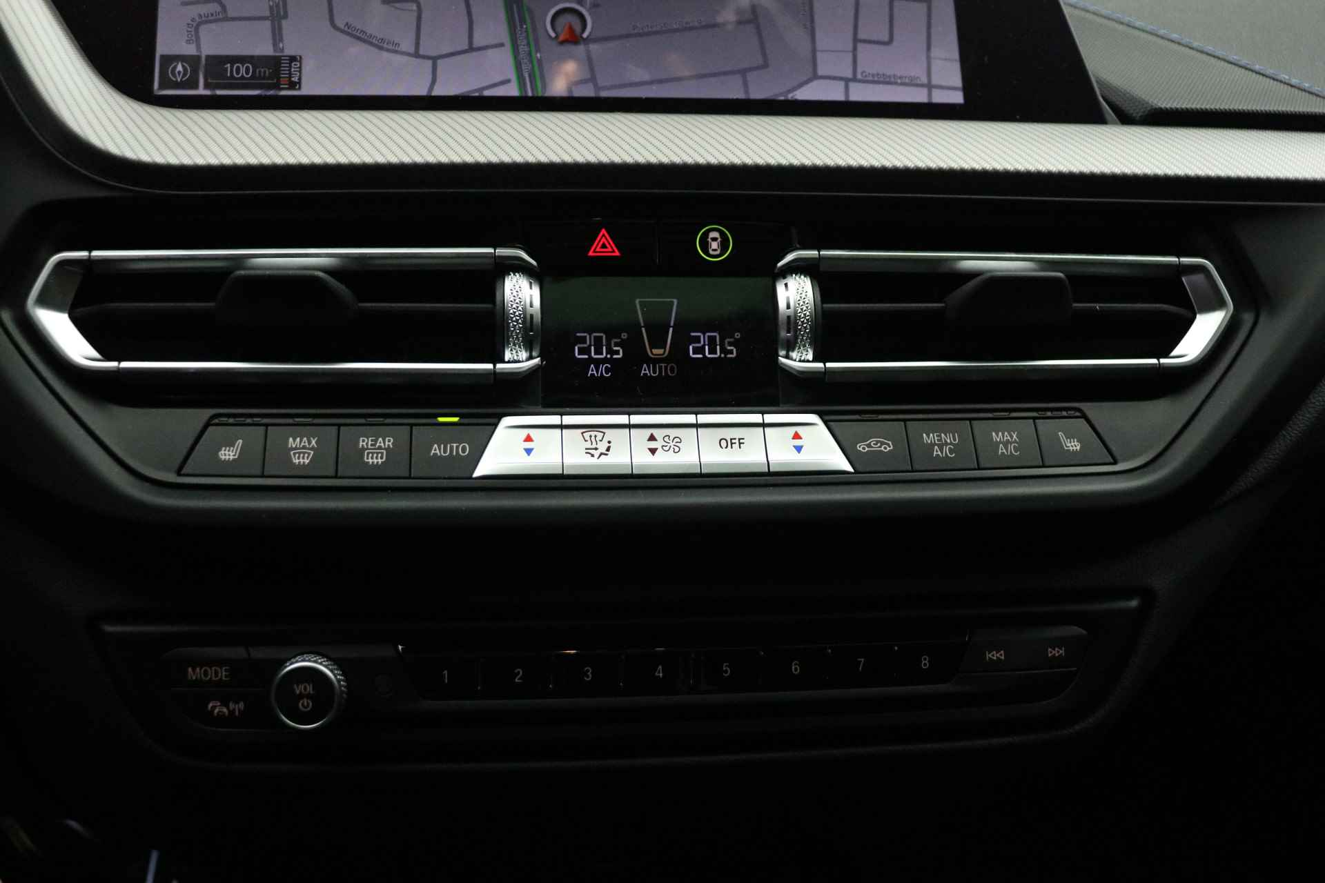 BMW 1-serie 120i High Executive M Sport Automaat / Panoramadak / Active Cruise Control / Adaptieve LED / Sportstoelen / Parking Assistant / Live Cockpit Professional - 15/23