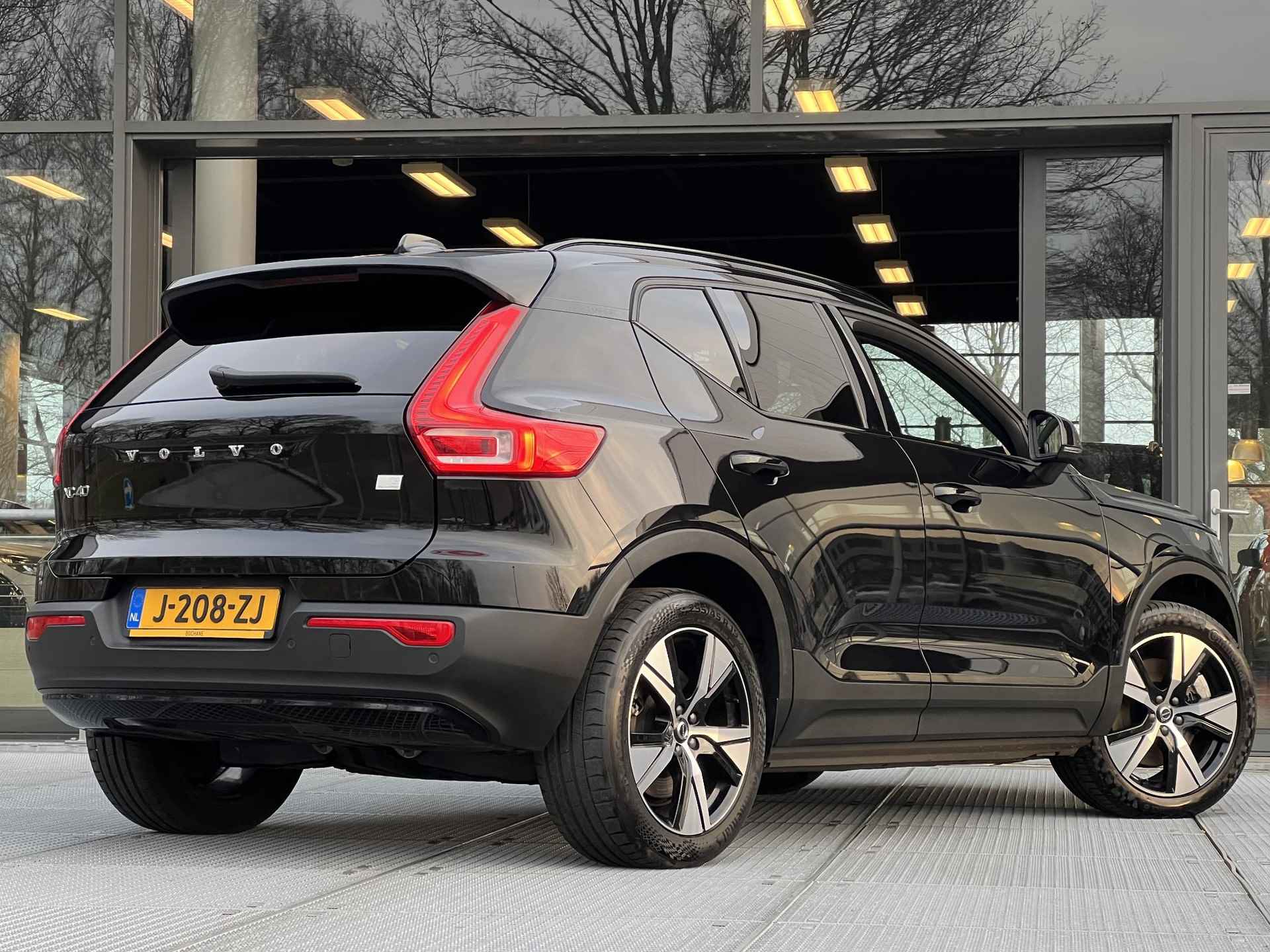 Volvo XC40 Recharge P8 AWD R-Design | Harman Kardon | Adaptieve Cruise Control | - 3/39