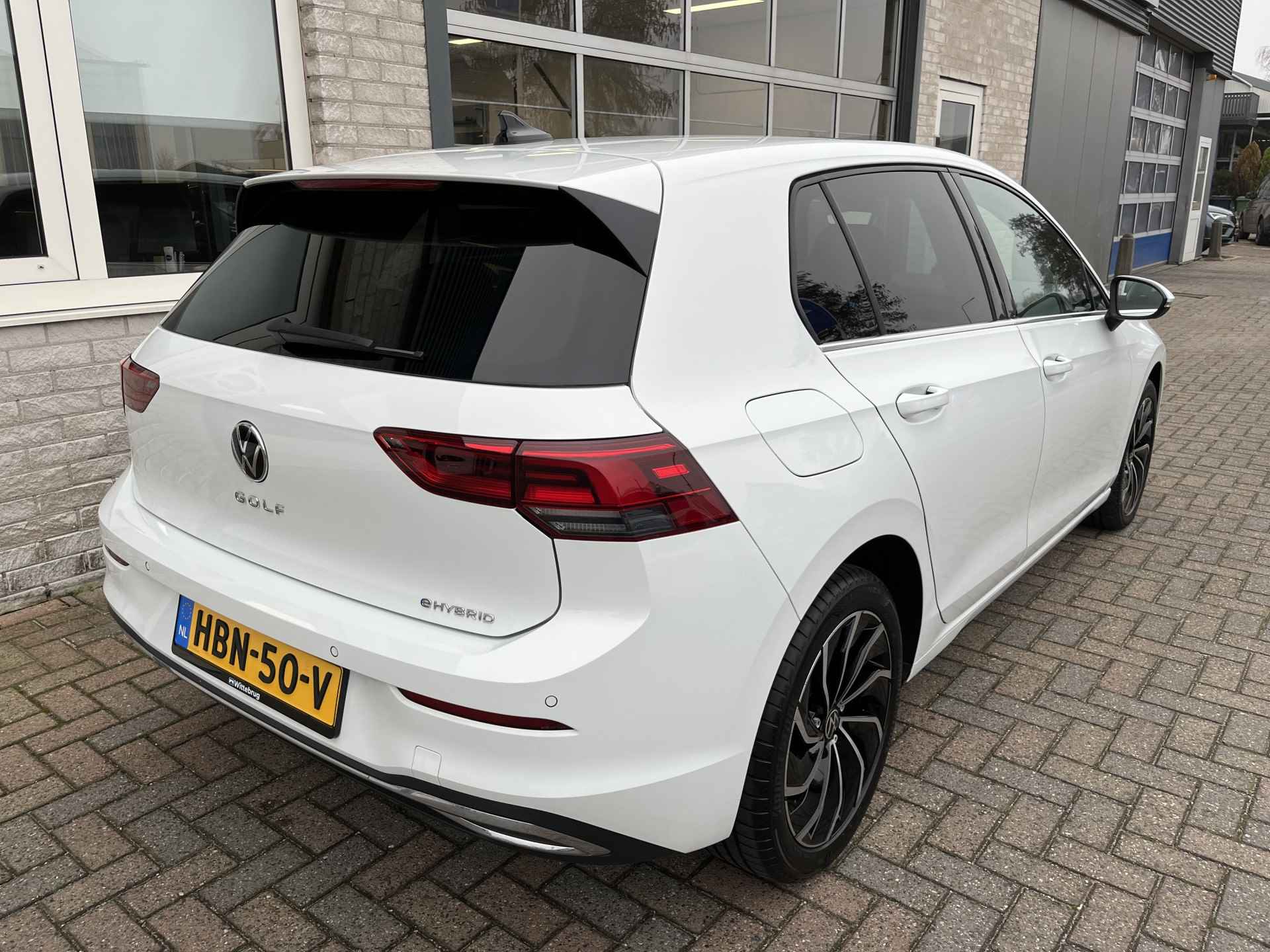 Volkswagen Golf 1.4 eHybrid Style / AUTOMAAT/ PANO/ PARK. SENSOREN/ MATRIX/ ERGO ACTIVE/ MEMORY SEATS/ STUUR-STOELVERWARM./ ADAPT. CRUISE/ APP-CONNECT/ NAVI/ CLIMA/ DAB - 34/38