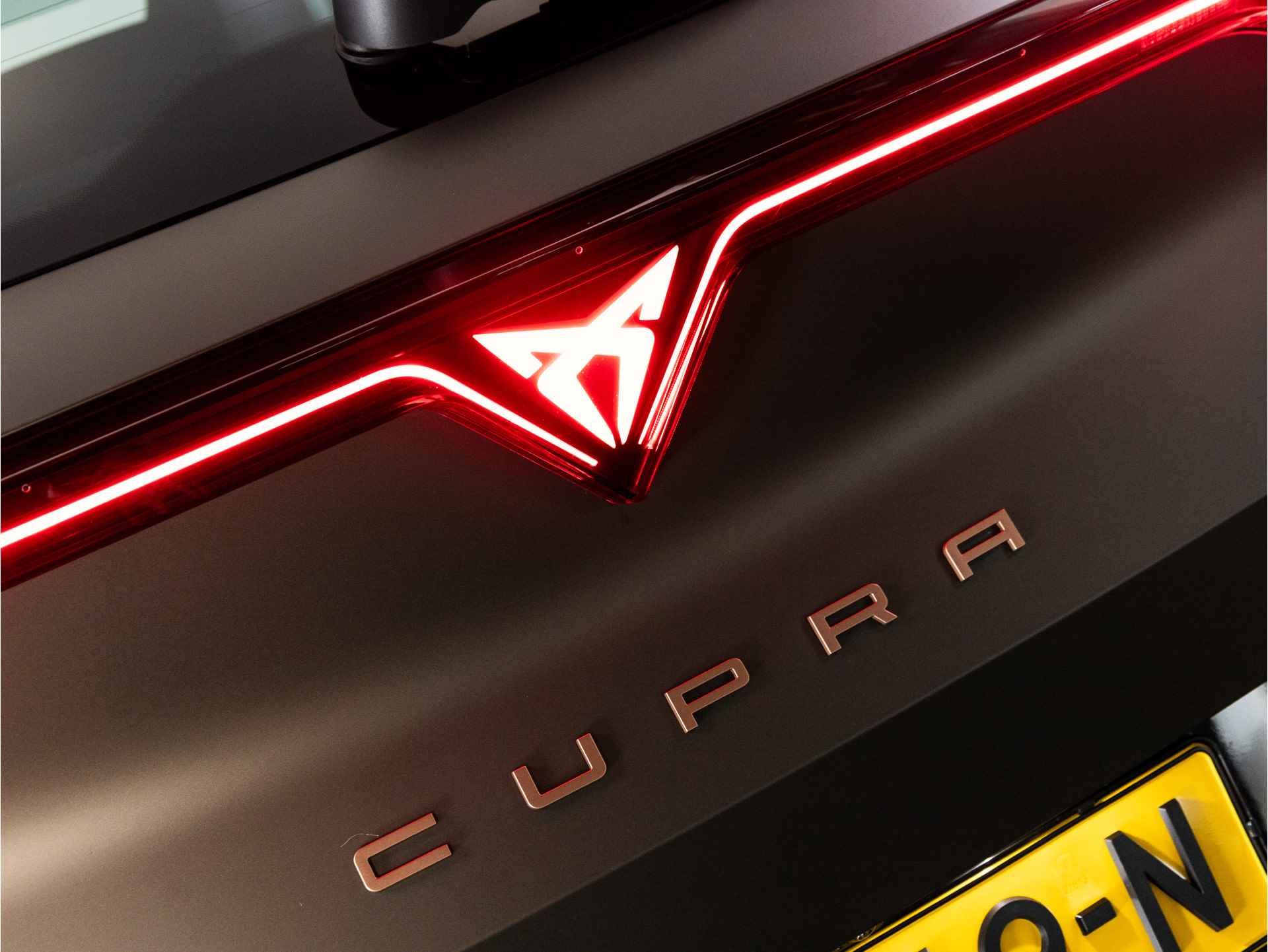 CUPRA Formentor 1.5 TSI e-Hybrid 272PK VZ Extreme | Panoramadak | Sabelt Kuipstoelen | Sennheiser Audio | Adaptieve Cruise Control | Stuur- & Stoelverwarming - 19/51