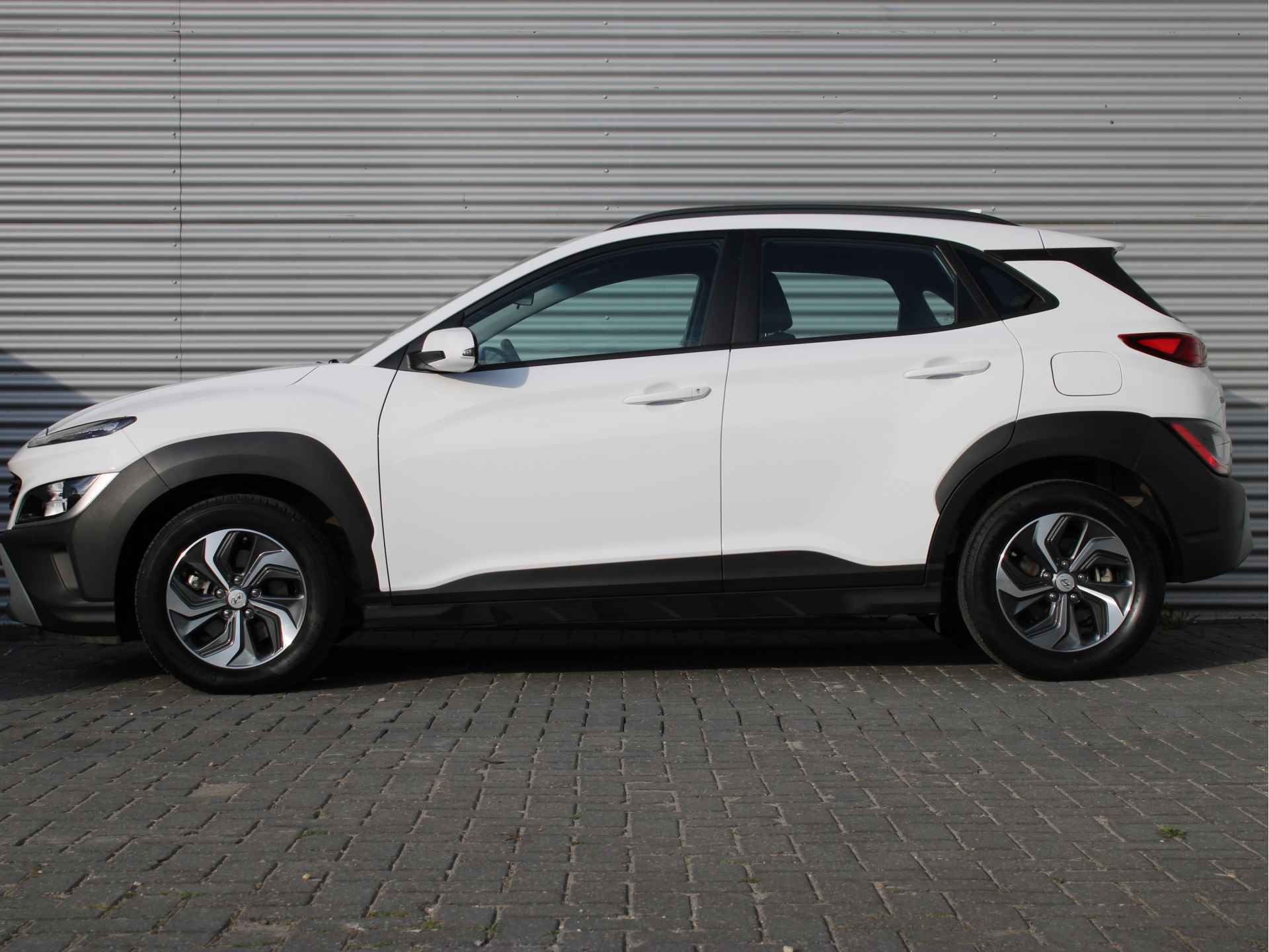 Hyundai KONA 1.6 GDI HEV Comfort Smart DEMO-DEAL! | Navigatie | Parkeercamera | Climate Control | Premium audio | - 3/27