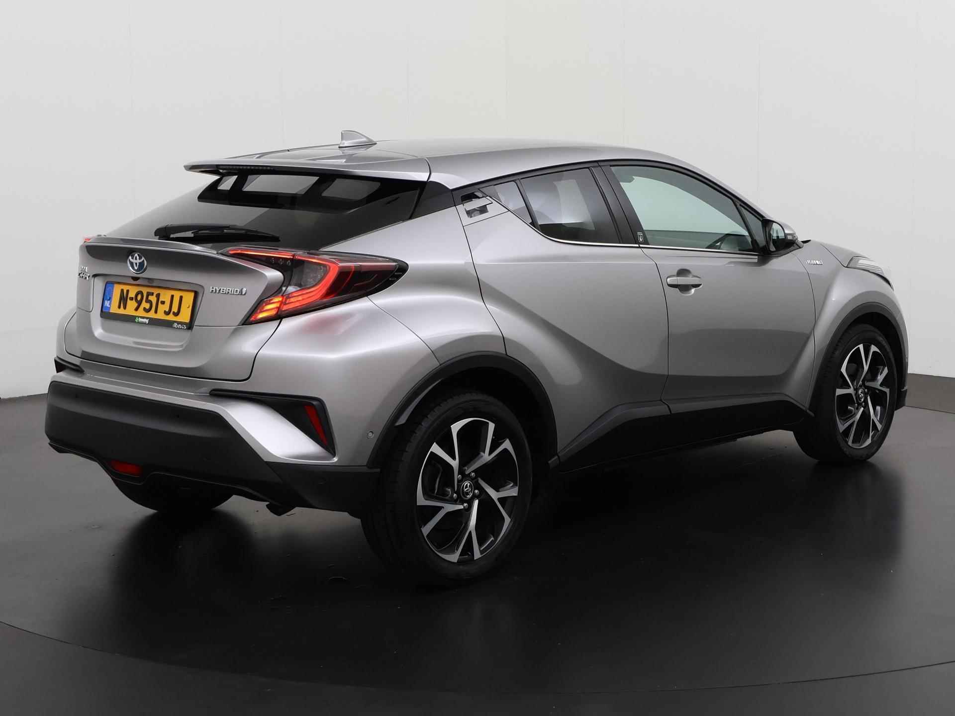 Toyota C-HR 1.8 Hybrid Executive | Camera | Navigatie | Cruise Adaptief | Zondag Open! - 4/39