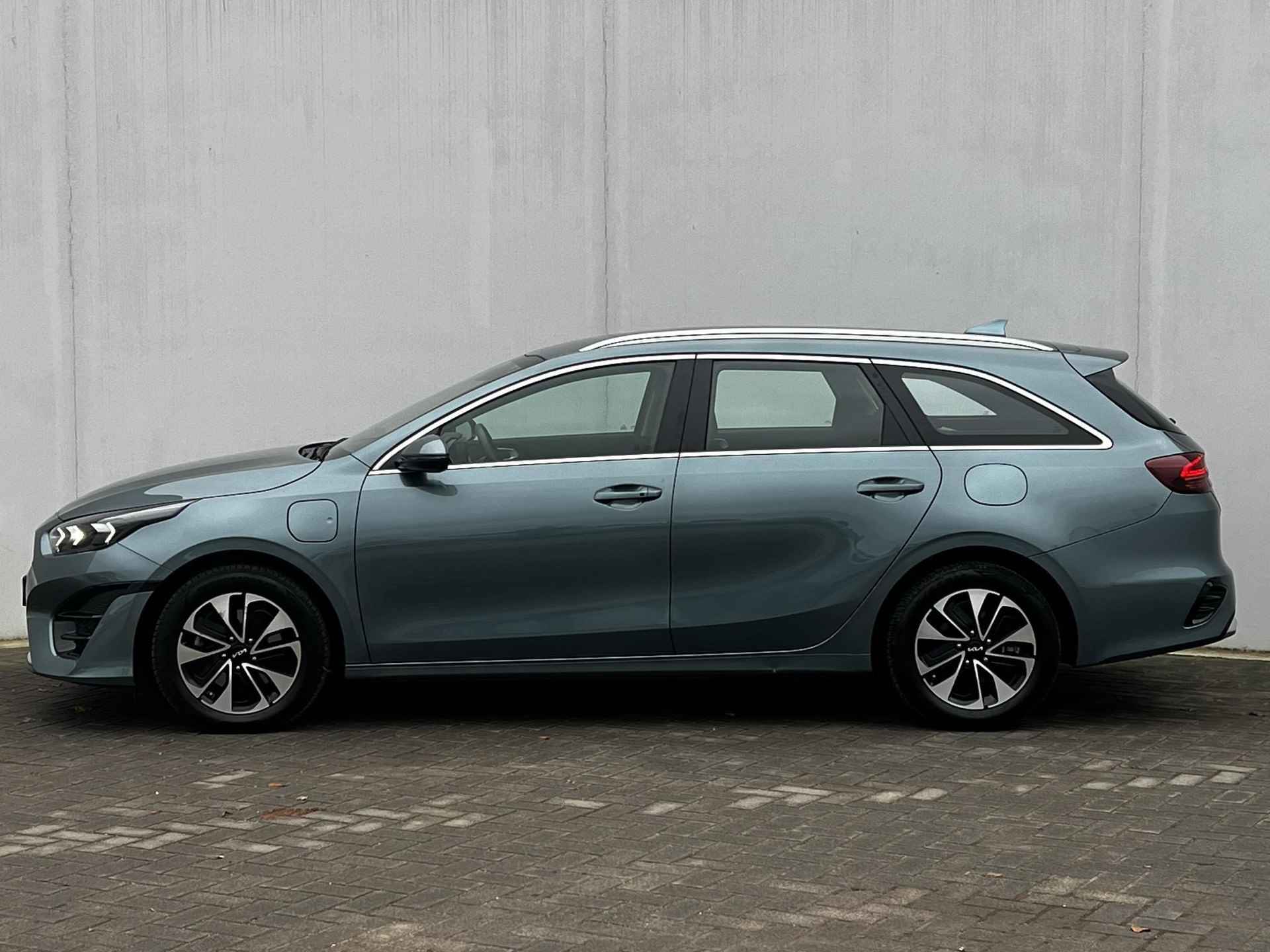 Kia Ceed Sportswagon 1.6 GDI PHEV Plug-In DynamicLine Automaat / Trekgewicht 1.300kg / Stuur- en stoelverwarming / Navigatie via Apple Carplay Android / - 7/45