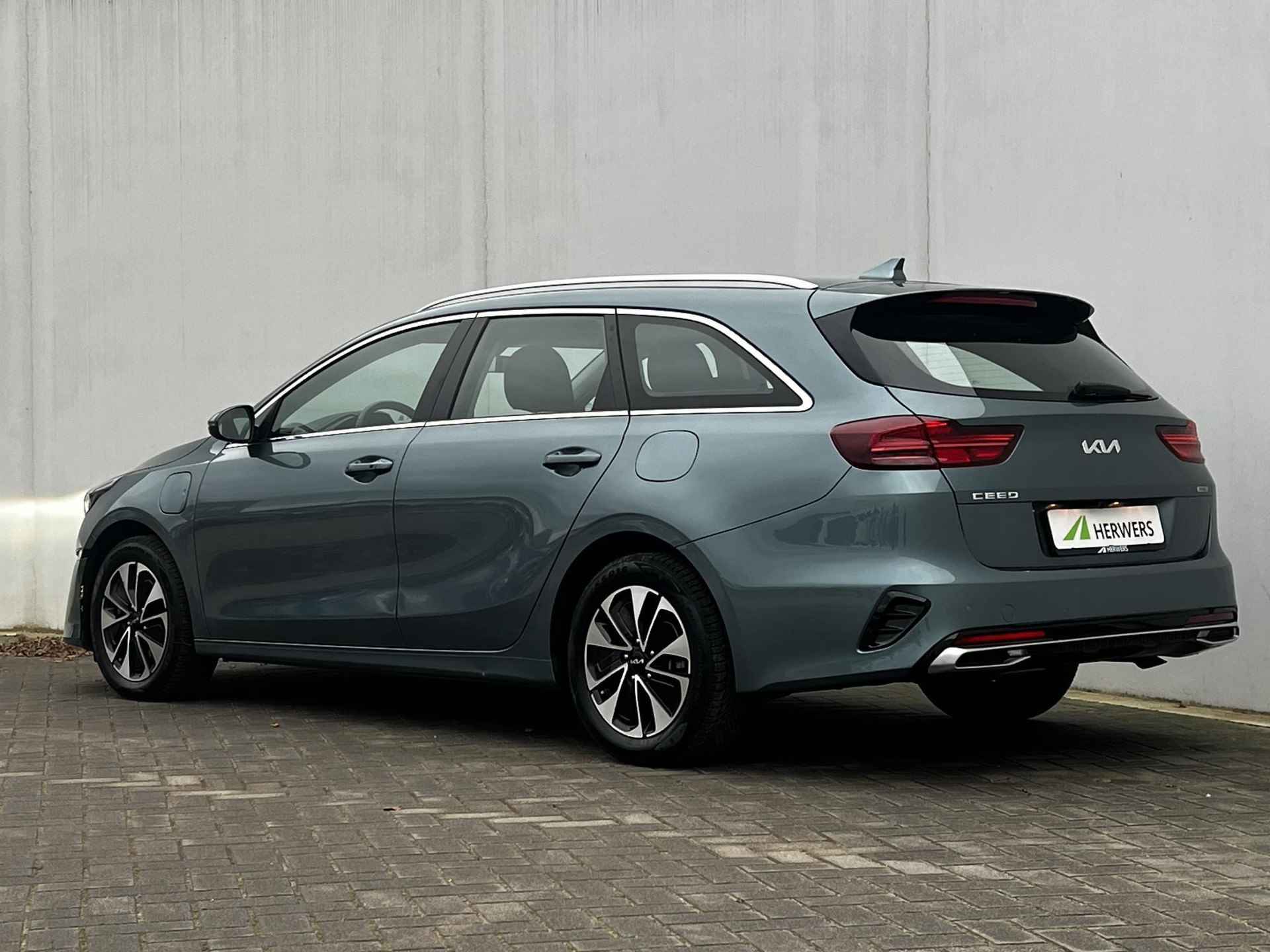 Kia Ceed Sportswagon 1.6 GDI PHEV Plug-In DynamicLine Automaat / Trekgewicht 1.300kg / Stuur- en stoelverwarming / Navigatie via Apple Carplay Android / - 17/45