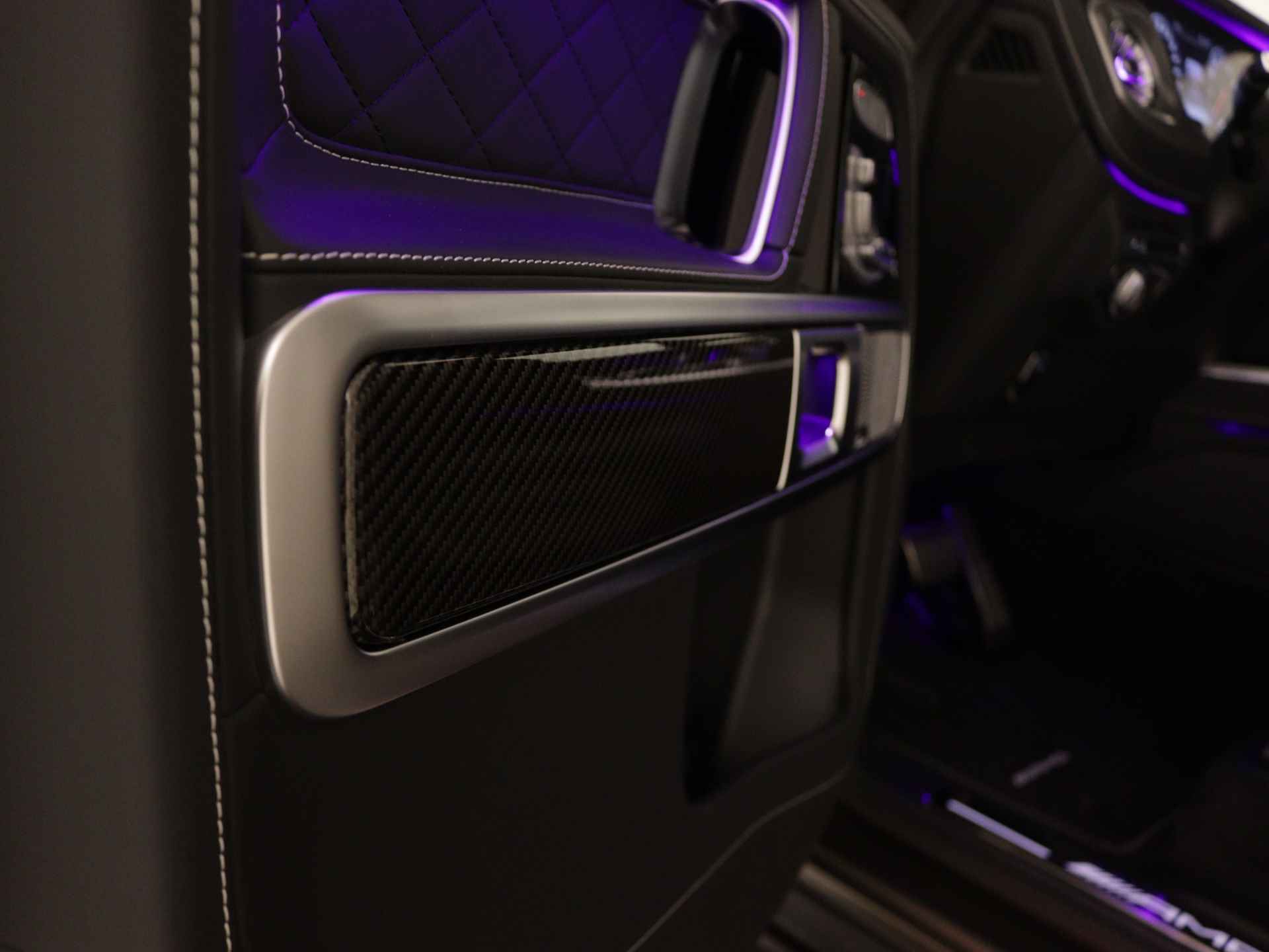 Mercedes-Benz G-Klasse G 63 4x4 Square | SUPERIOR Line Interieur | AMG RIDE CONTROL | AMG Nightpakket II | 360°-camera (SURROUND VIEW) | ENERGIZING-comfortprogramma | Burmester surround sound system | URBAN GUARD vehicle protection Plus | - 47/48