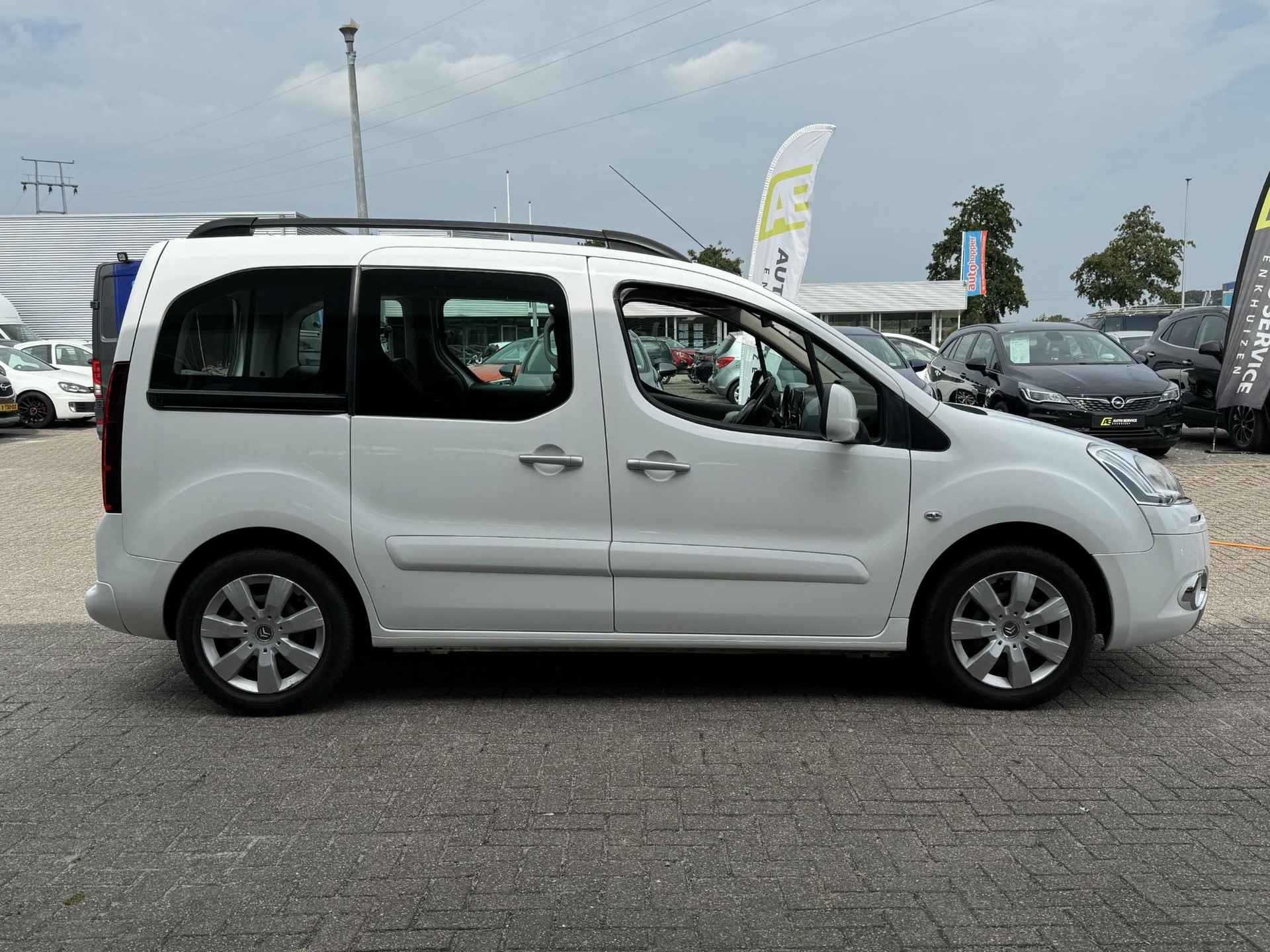 Citroen Berlingo 1.6 VTi Tendance Incl. beurt en garantie | Super ruime en nette MPV | Clima | Cruise | Trekhaak - 7/40