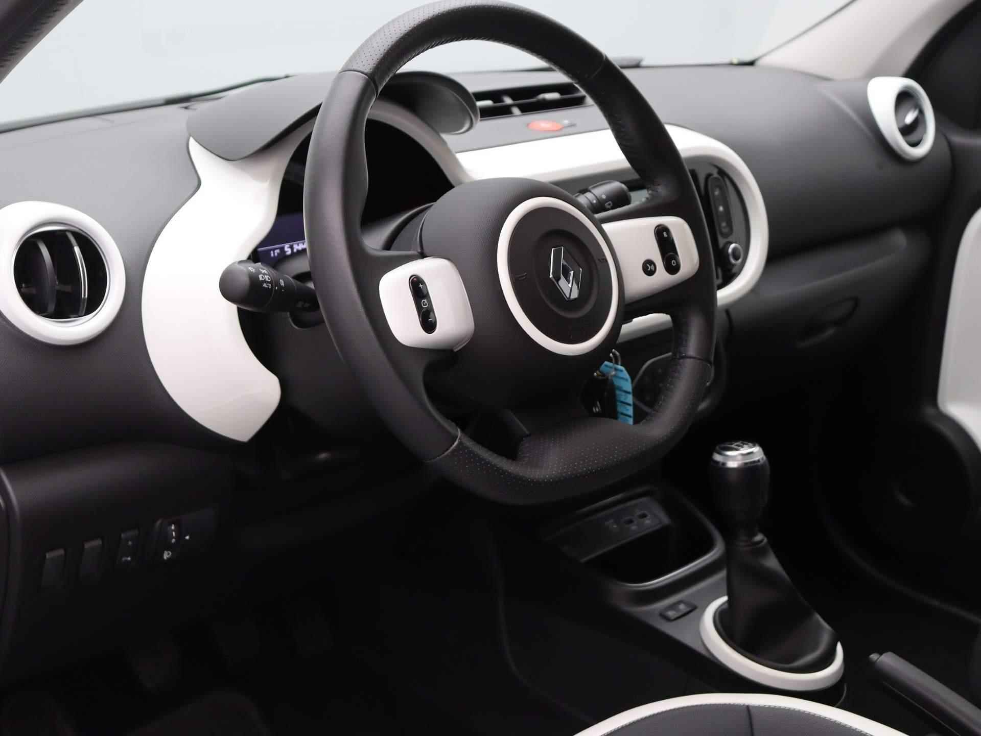 Renault Twingo SCe 75pk Intens | Cruise Control | Bluetooth | Parkeersensoren Achter | Climate Control | - 15/38