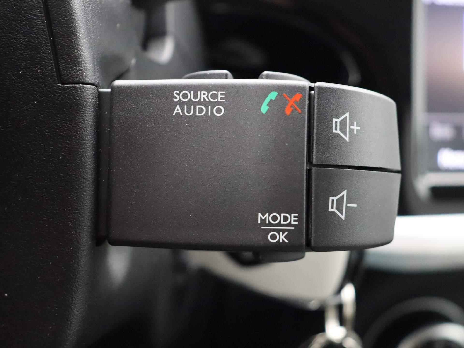 Renault Twingo SCe 75pk Intens | Cruise Control | Bluetooth | Parkeersensoren Achter | Climate Control | - 22/38