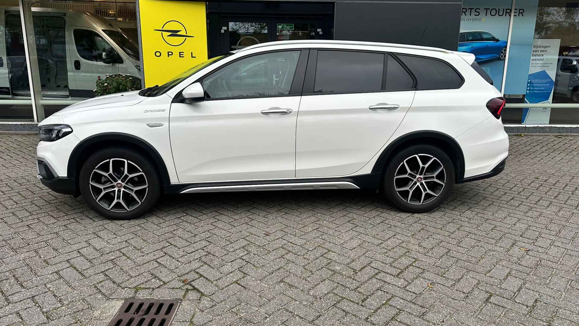 Fiat Tipo Stationwagon Cross 1.5 Hybrid - 2/11