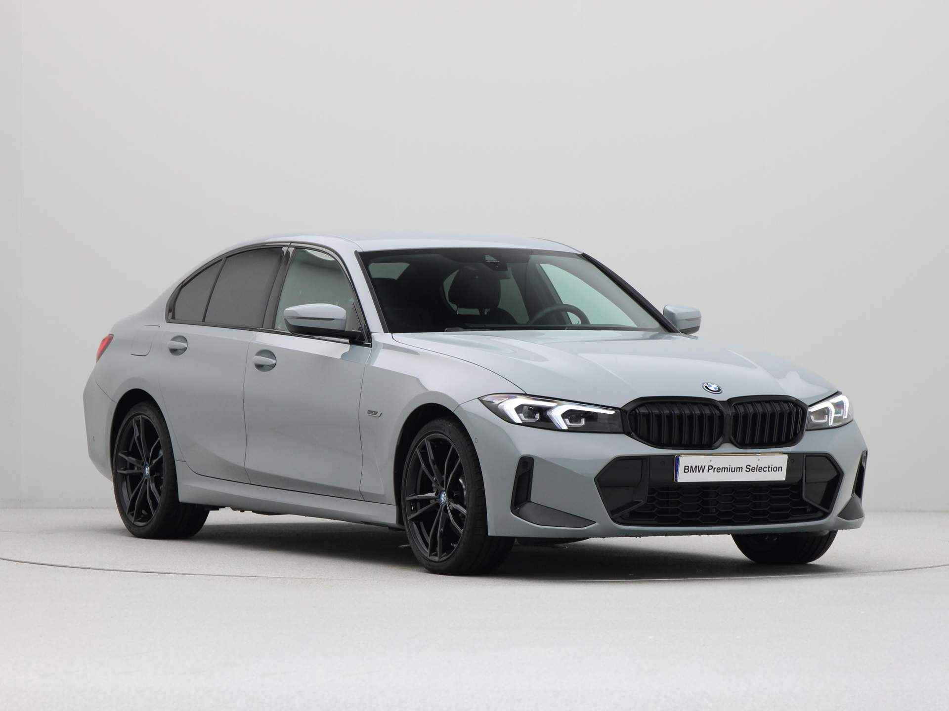 BMW 3 Serie Sedan 330e M-Sport - 7/22