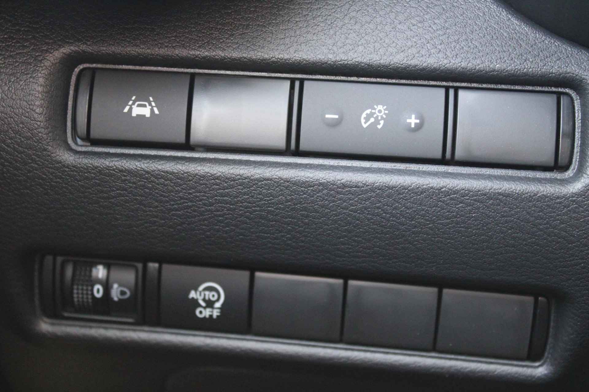 Nissan Juke 1.0 DIG-T N-Connecta + Park & Ride Pack 114PK | Achteruitrijcamera | Parkeersensoren | Cruise control | Navigatie | Keyless entry | Apple Carplay | Android auto | USB-aansluiting | - 46/46