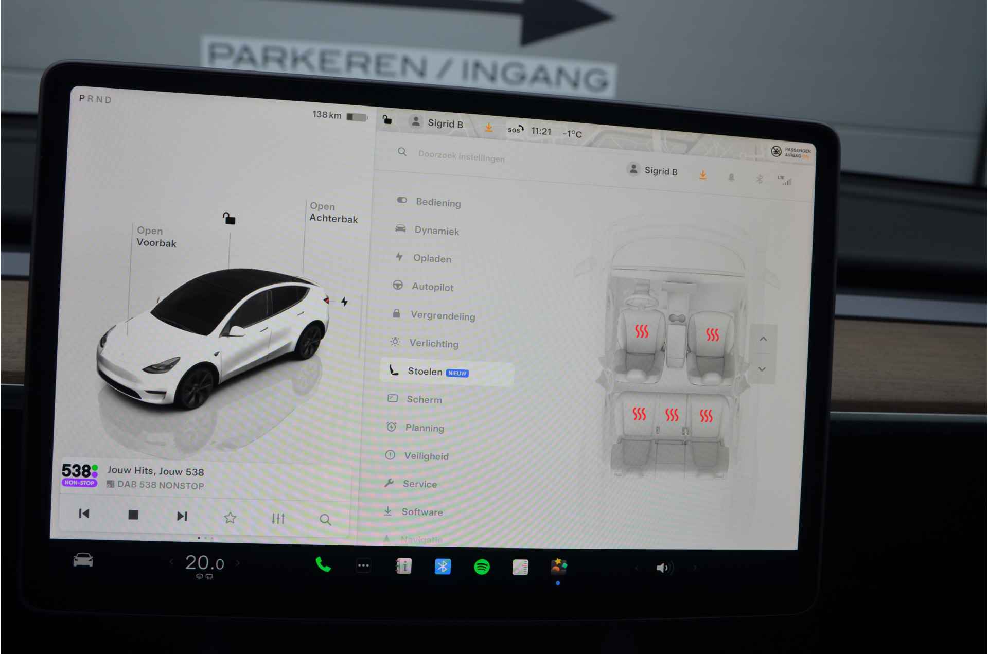 Tesla Model Y RWD 58 kWh LFP accu (100% opladen), AutoPilot - 17/34