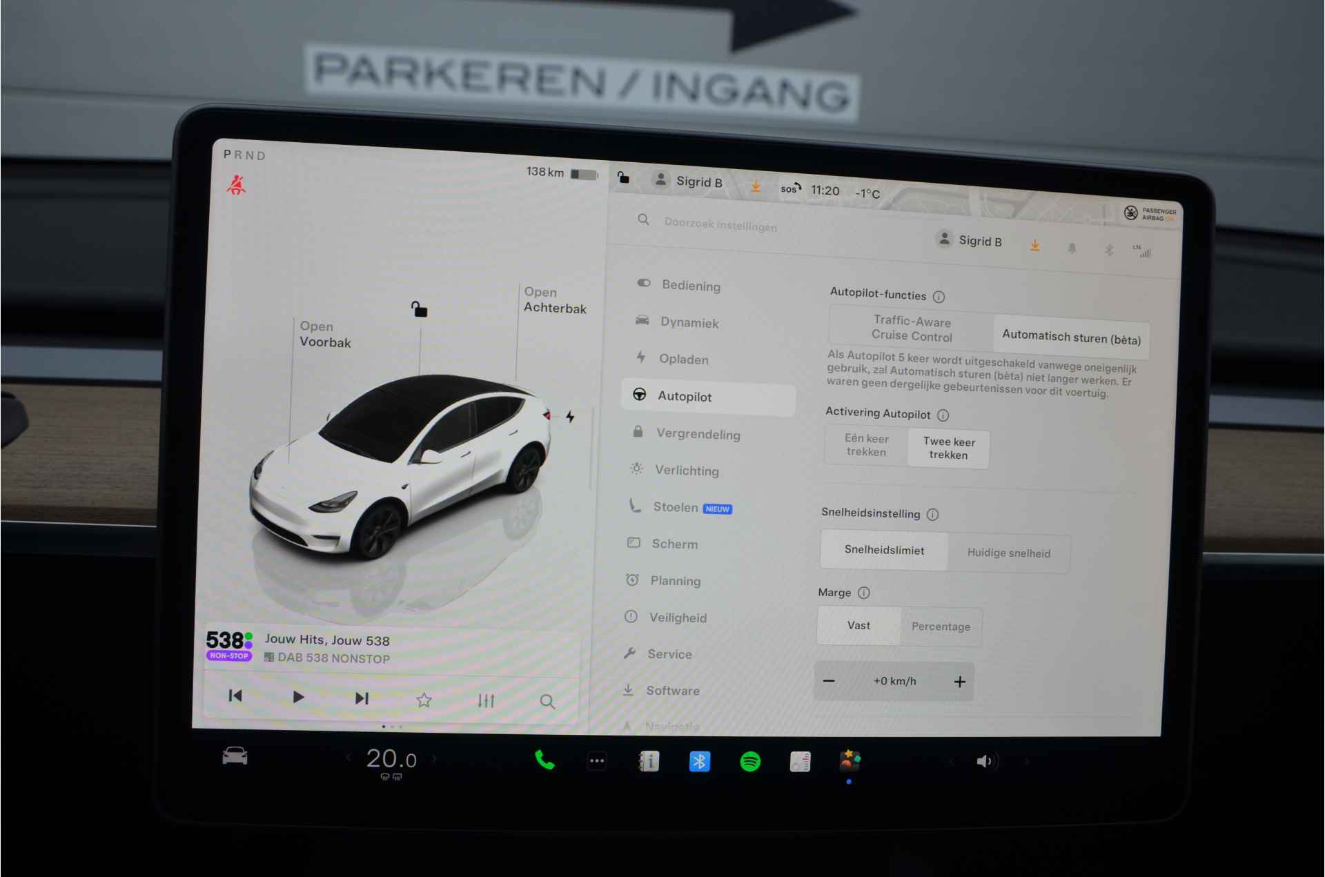 Tesla Model Y RWD 58 kWh LFP accu (100% opladen), AutoPilot - 19/34