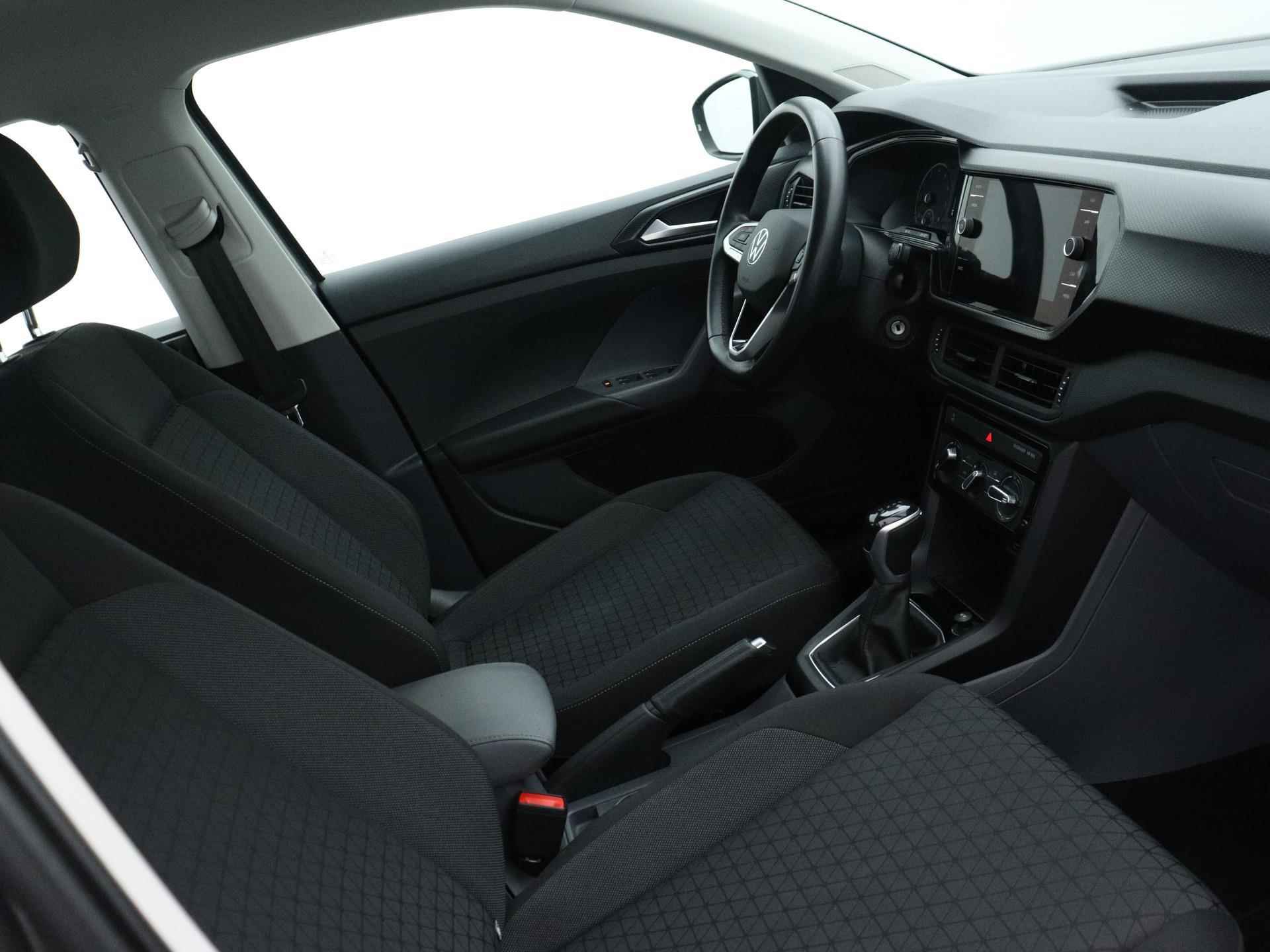 Volkswagen T-Cross 1.0 TSI Life 110 PK | Automaat | Navigatie | Trekhaak | Apple Carplay | Android Auto | Adaptive Cruise Control | LED | Lichtmetalen velgen | - 17/22