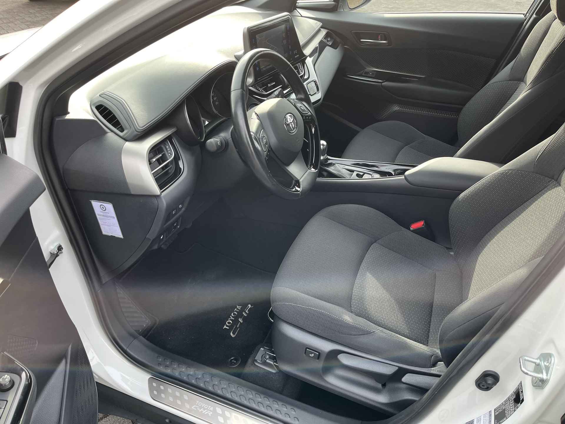 Toyota C-HR 1.8 Hybrid Style | Navigatie | Achteruitrijcamera | Stuurverwarming | Stoelverwarming - 13/32