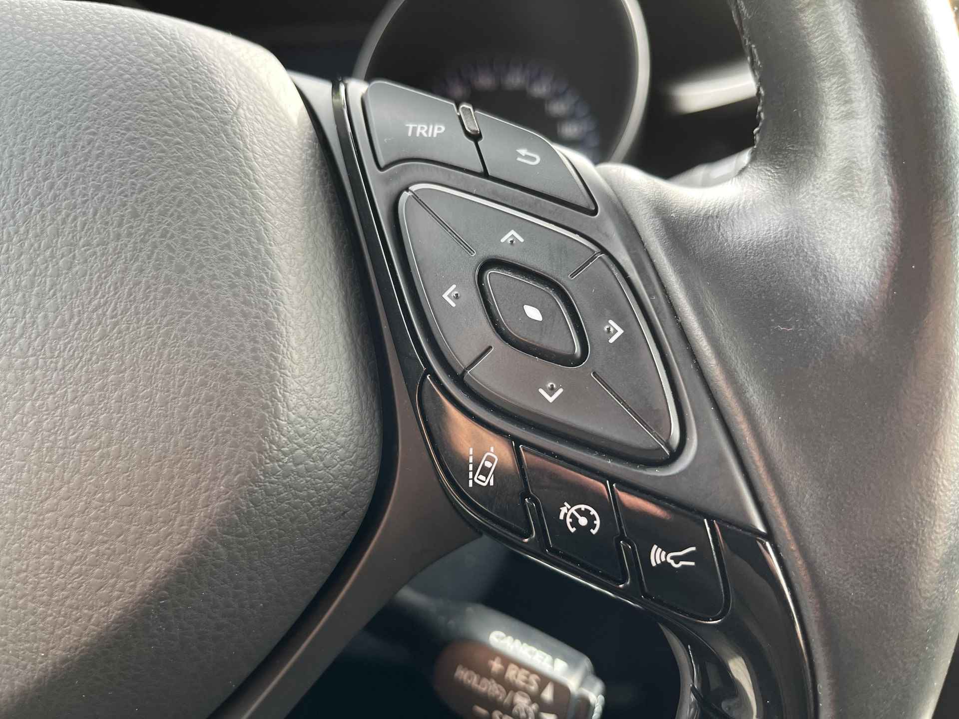 Toyota C-HR 1.8 Hybrid Style | Navigatie | Achteruitrijcamera | Stuurverwarming | Stoelverwarming - 26/32