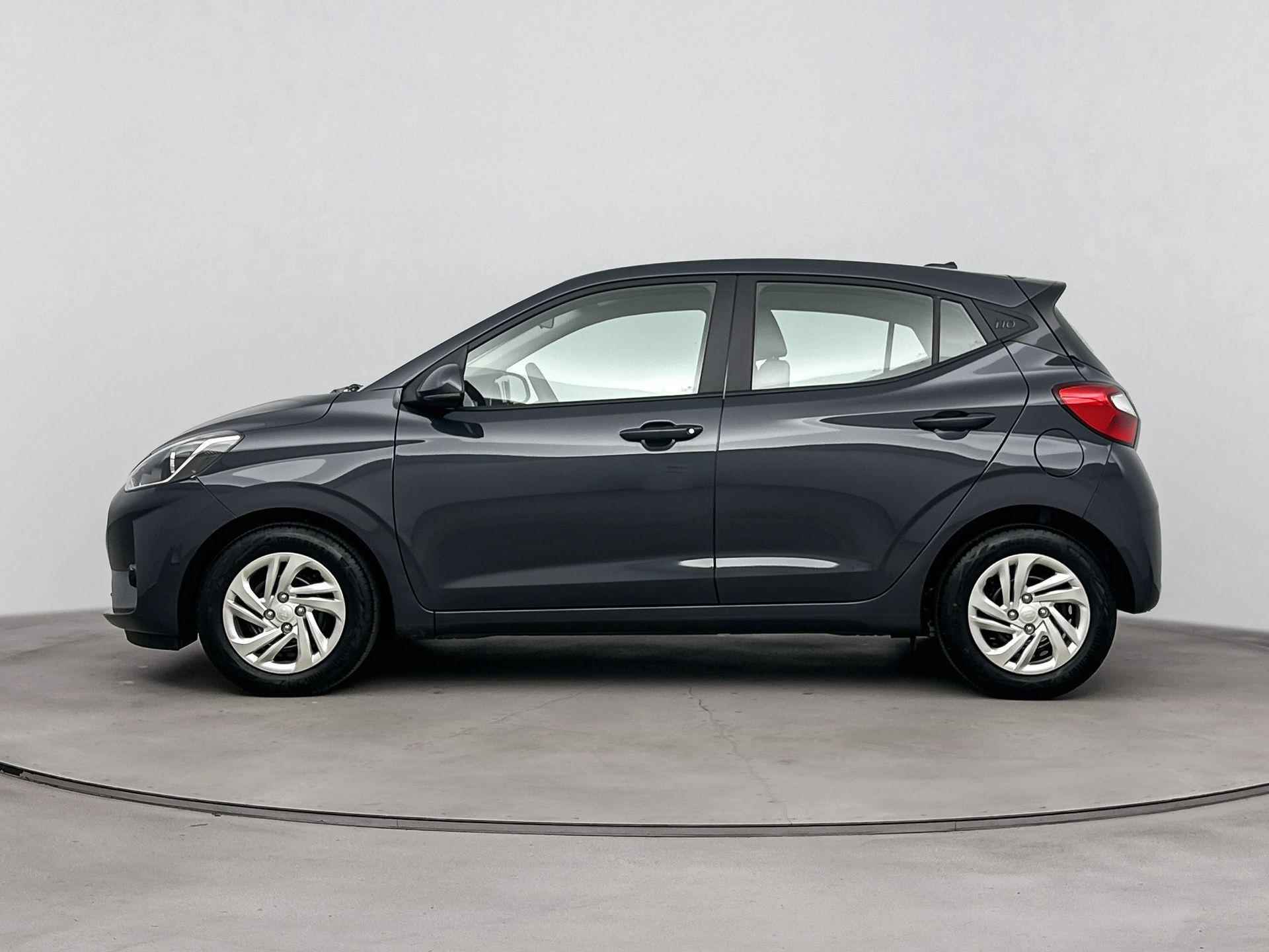 Hyundai i10 1.0 Premium | Incl. €2250,- Voorraadactie! | Navigatie | Camera | Parkeersensoren | Climate control | Apple Carplay | Cruise control | - 4/29