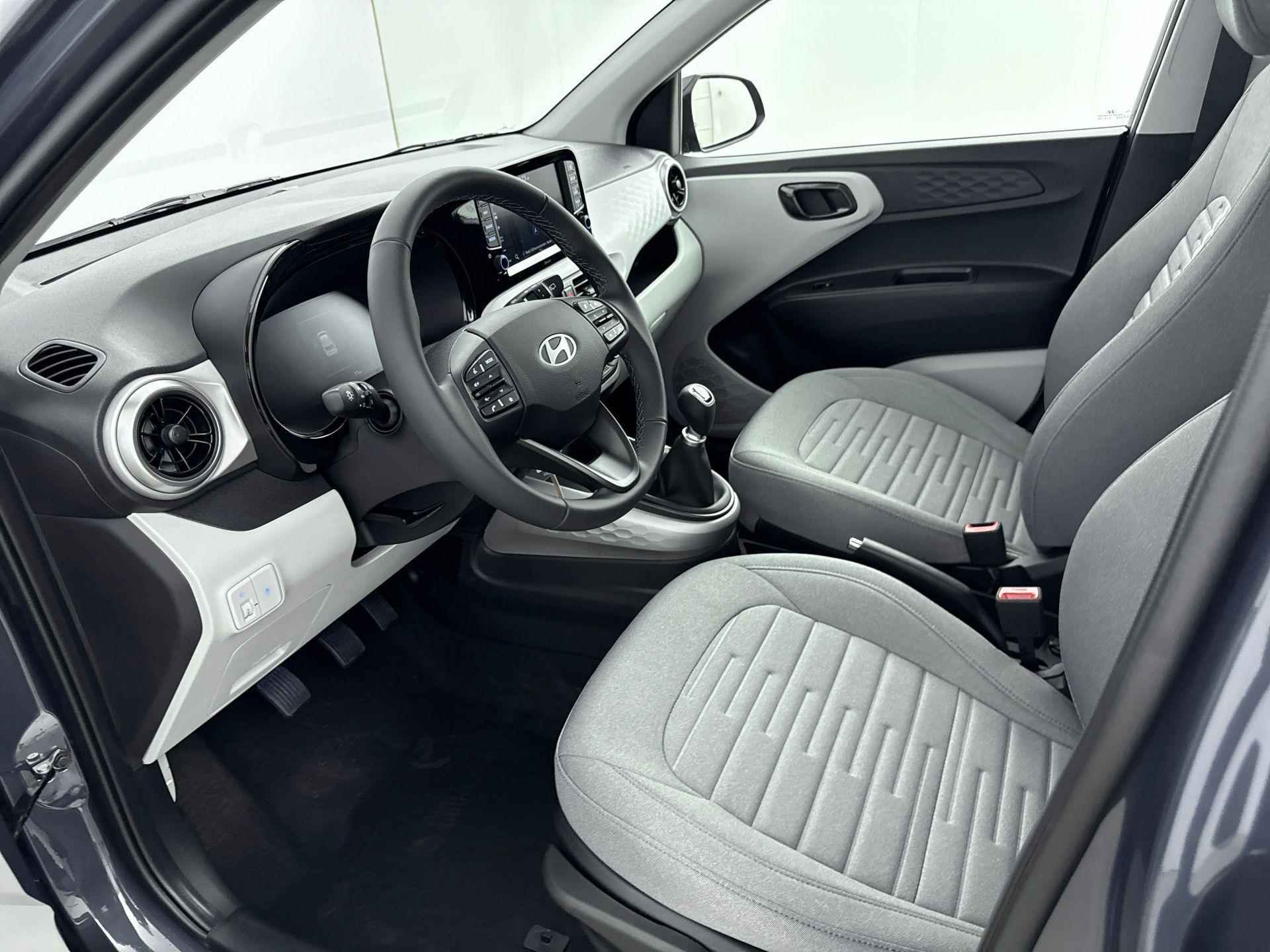 Hyundai i10 1.0 Premium | Incl. €2250,- Voorraadactie! | Navigatie | Camera | Parkeersensoren | Climate control | Apple Carplay | Cruise control | - 25/29