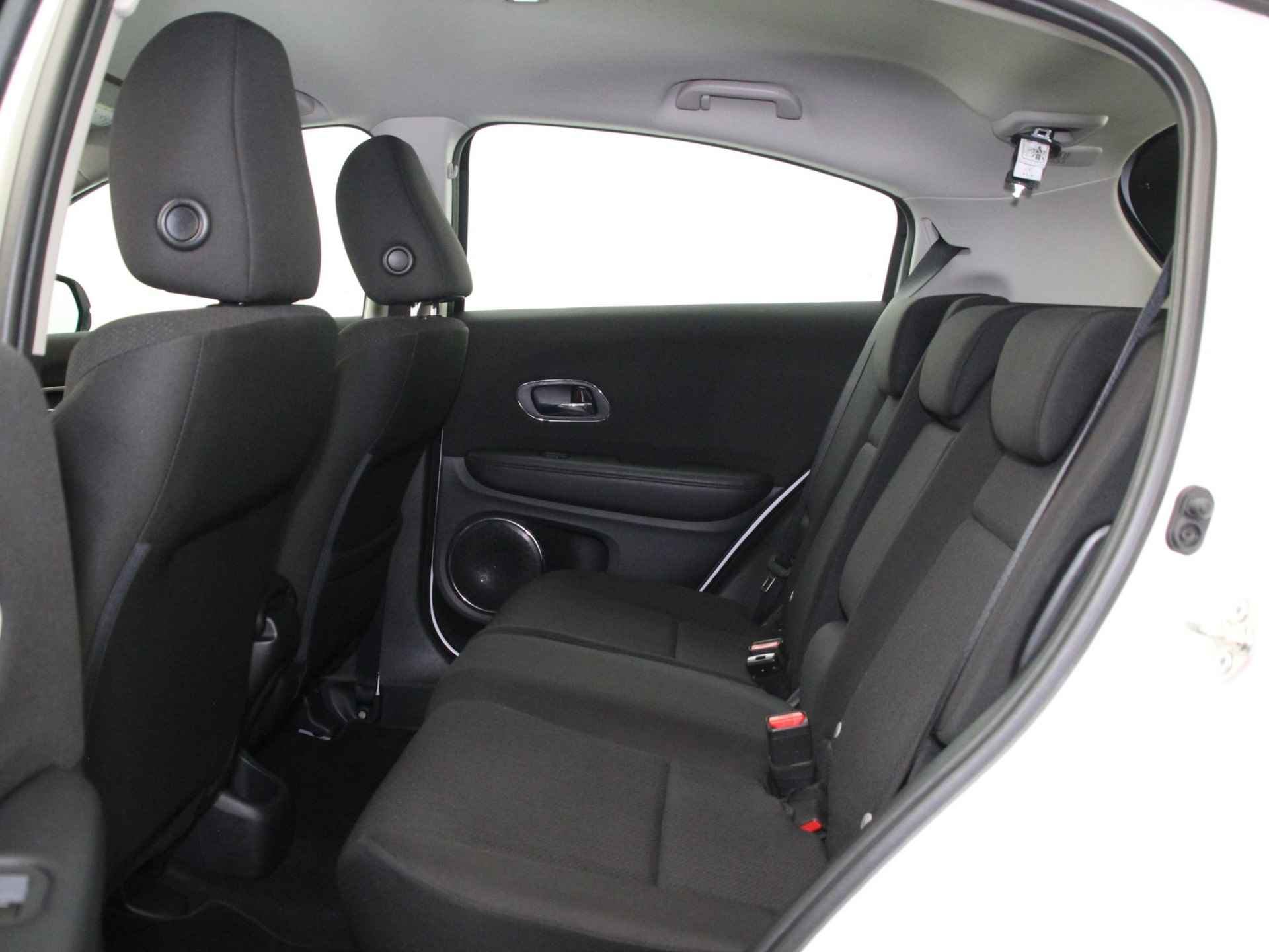 Honda HR-V 1.5 i-VTEC Elegance | Trekhaak Afneembaar | Navigatie | Stoelverwarming | Cruise Control | Park. Sensoren | Climate Control | Rijklaarprijs! - 11/26