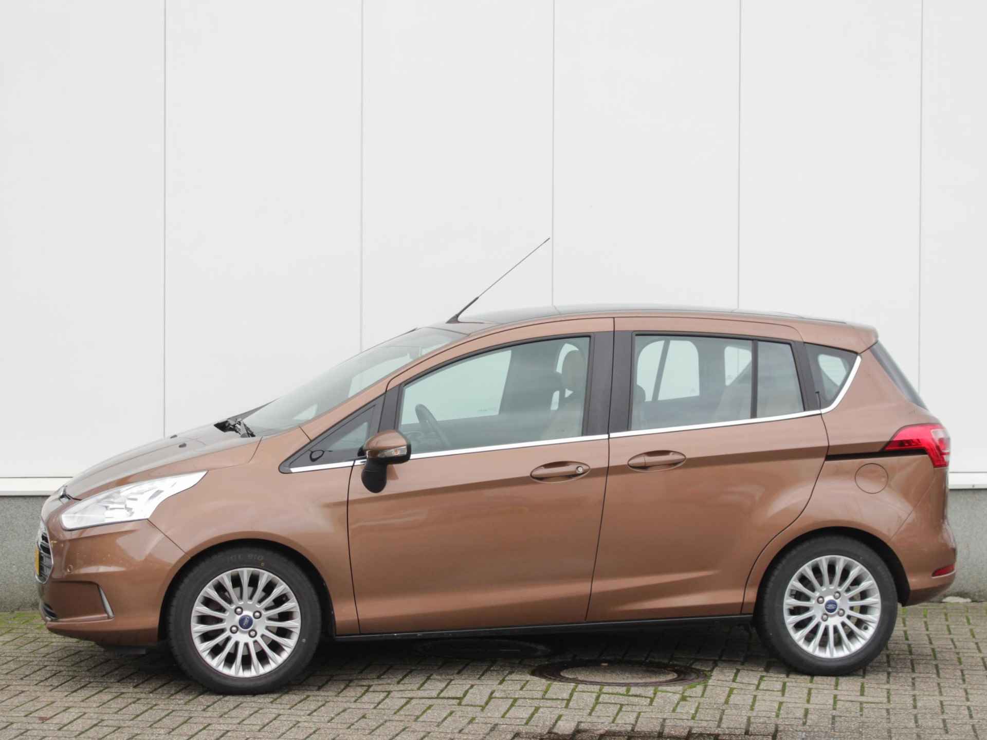 Ford B-Max 1.6 TI-VCT Titanium Automaat | Leder | Cruise | Panodak | Lm-Velgen | Trekhaak - 2/25