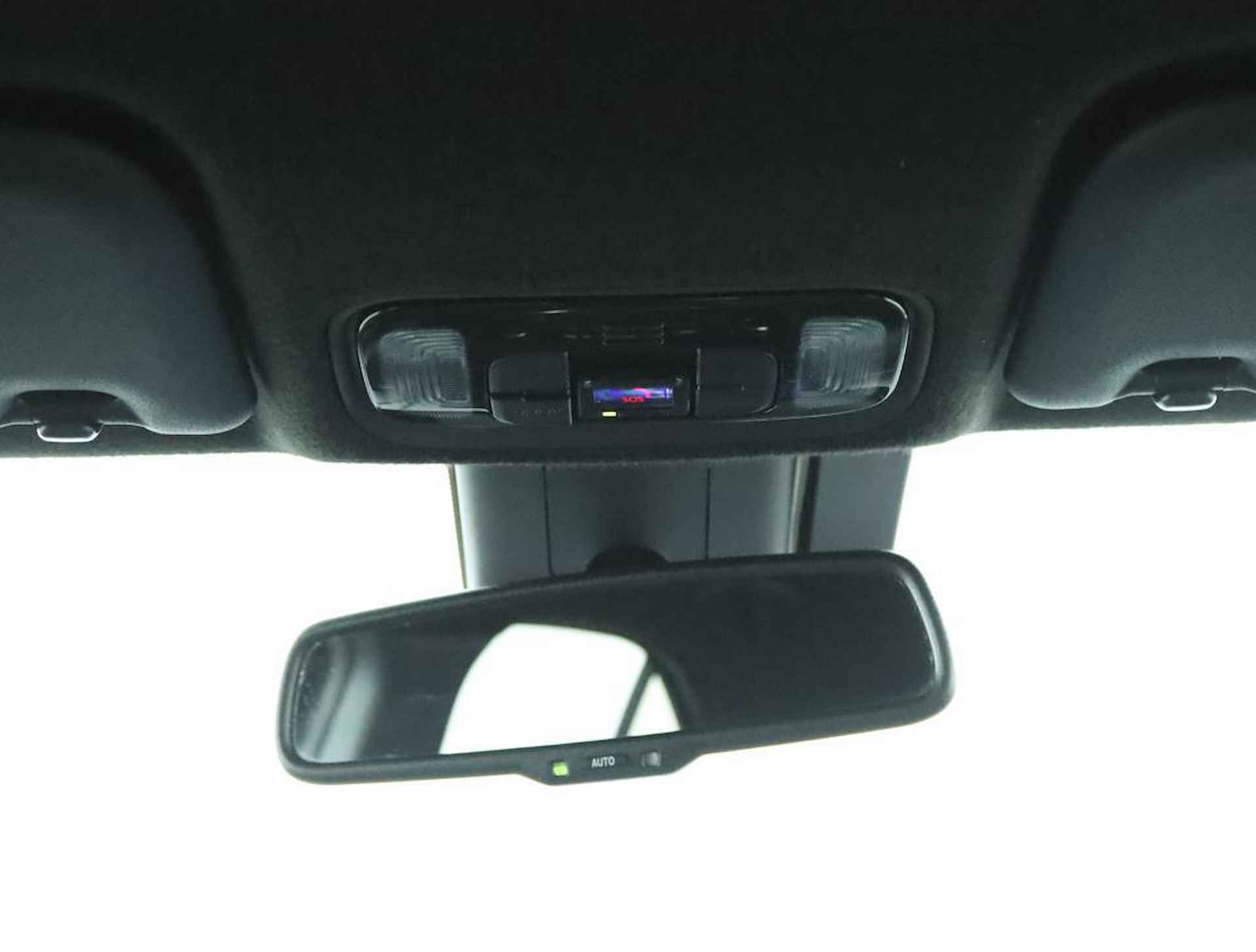 Toyota Yaris Cross 1.5 Hybrid Dynamic | Stoelverwarming | Stuurverwarming | Parkeersensoren | Adaptive Cruise Control | Climate Control | - 31/47