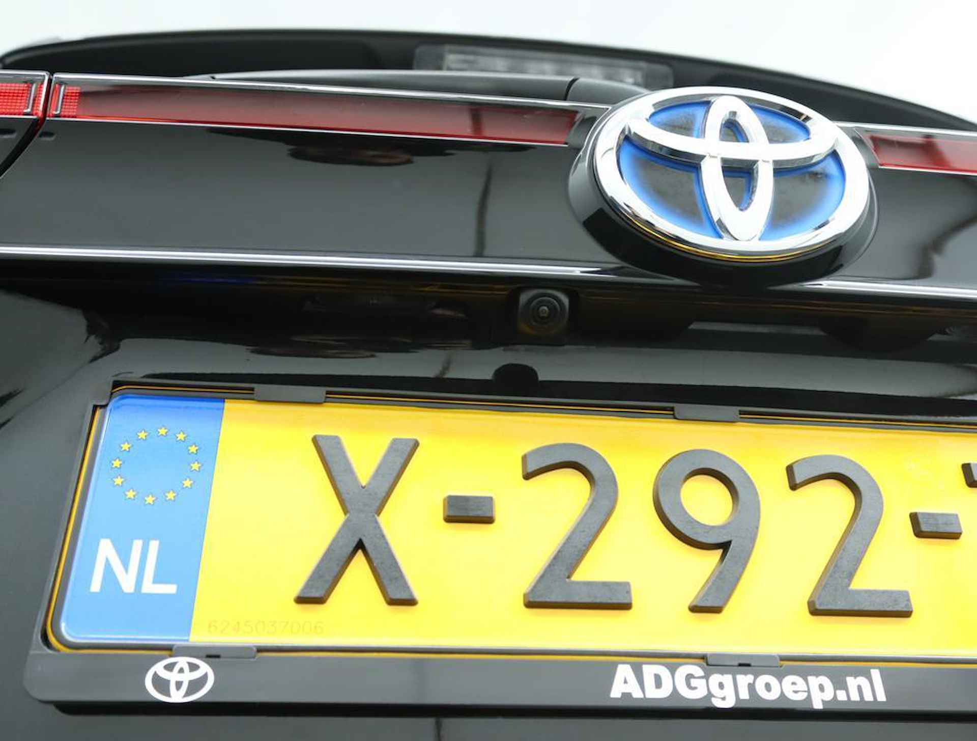 Toyota Yaris Cross 1.5 Hybrid Dynamic | Stoelverwarming | Stuurverwarming | Parkeersensoren | Adaptive Cruise Control | Climate Control | - 38/47