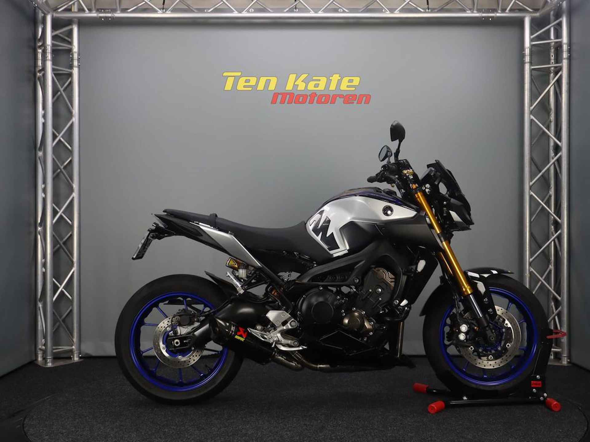 Yamaha MT 09 SP - 1/12