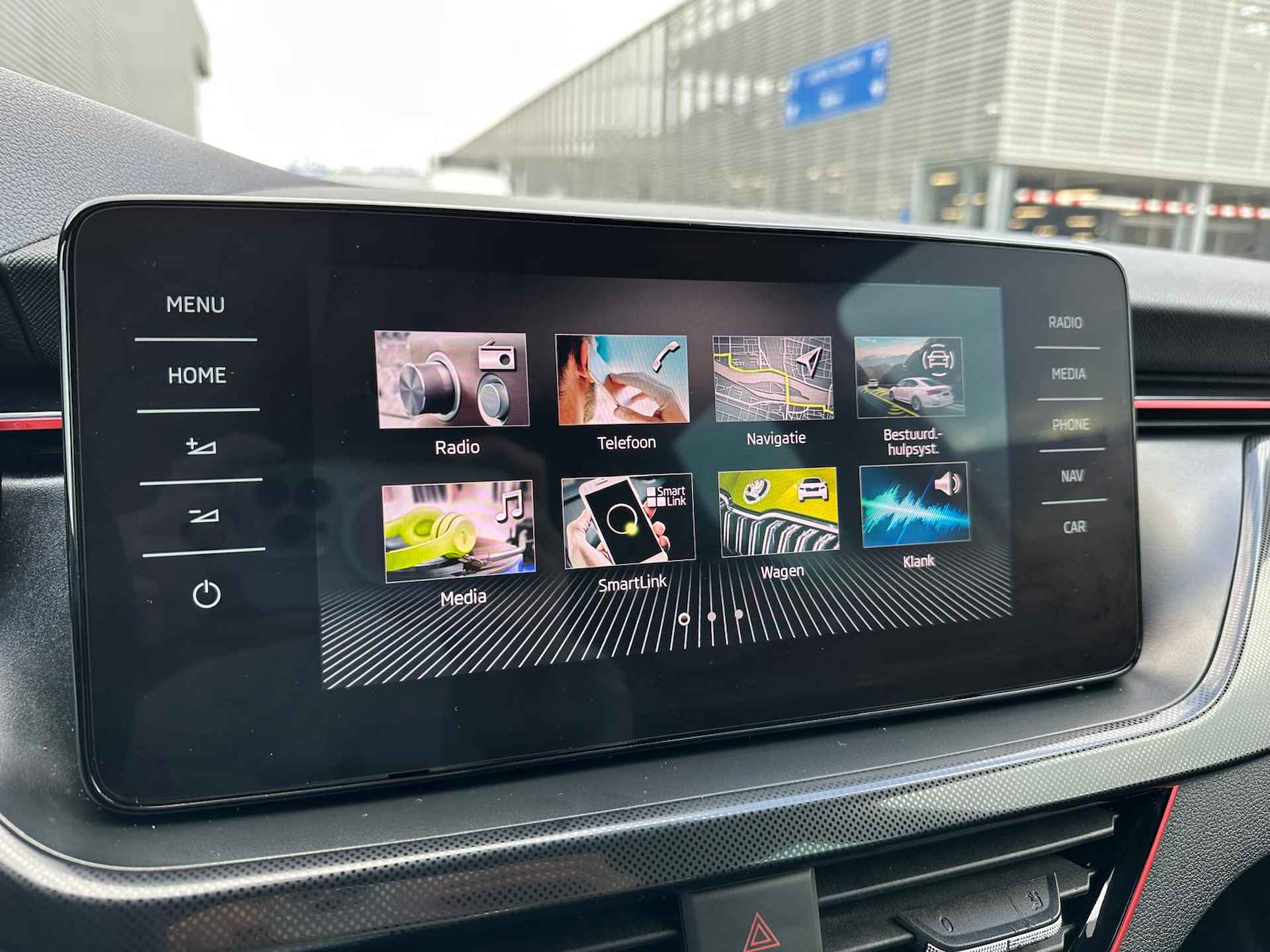 Škoda Kamiq 1.0 TSI Sport Business / Navigatie / Digitaal dashboard / Parkeersensoren achter - 19/31