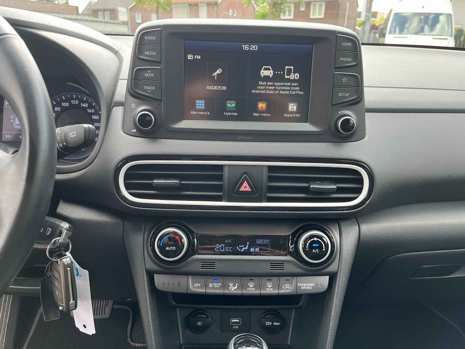 Hyundai Kona 1.6 GDI HEV Comfort | Apple/Carplay | Camera | Trekhaak - 12/25