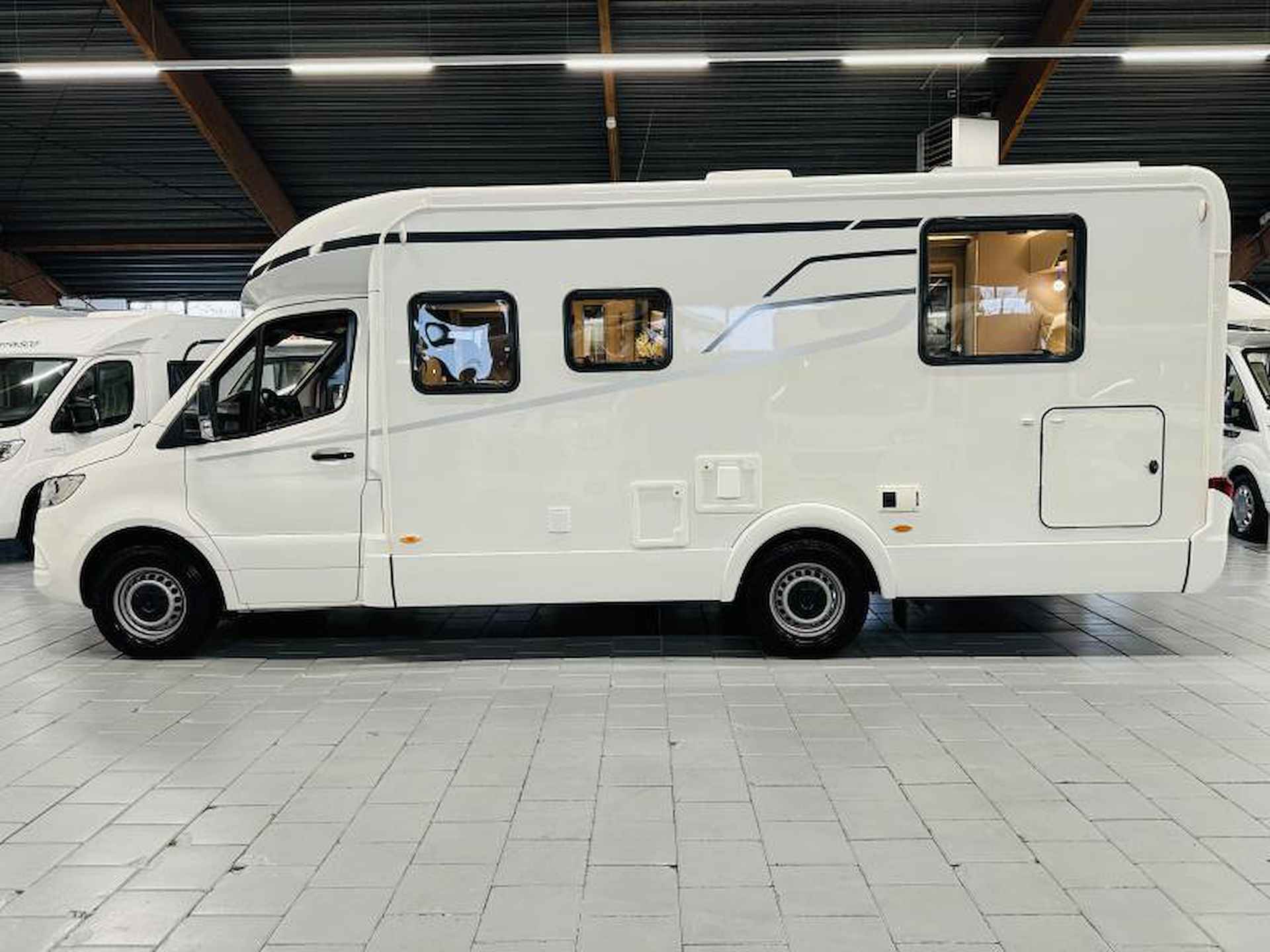 Hymer Tramp 695 S Automaat Face to Face - 6/24