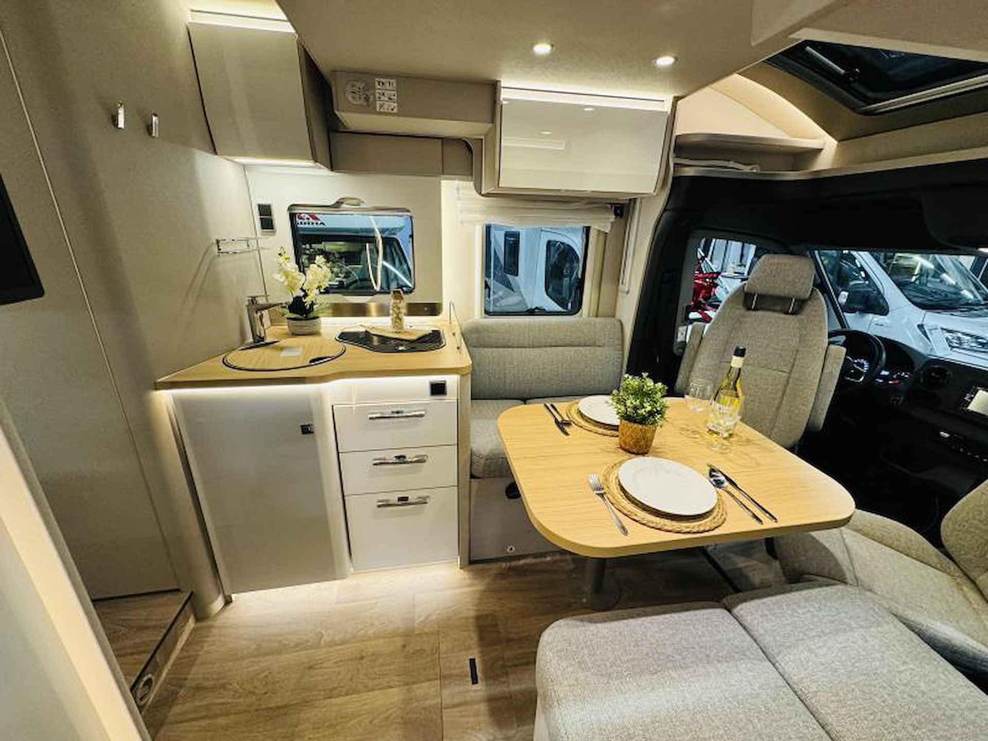 Hymer Tramp 695 S Automaat Face to Face - 13/24