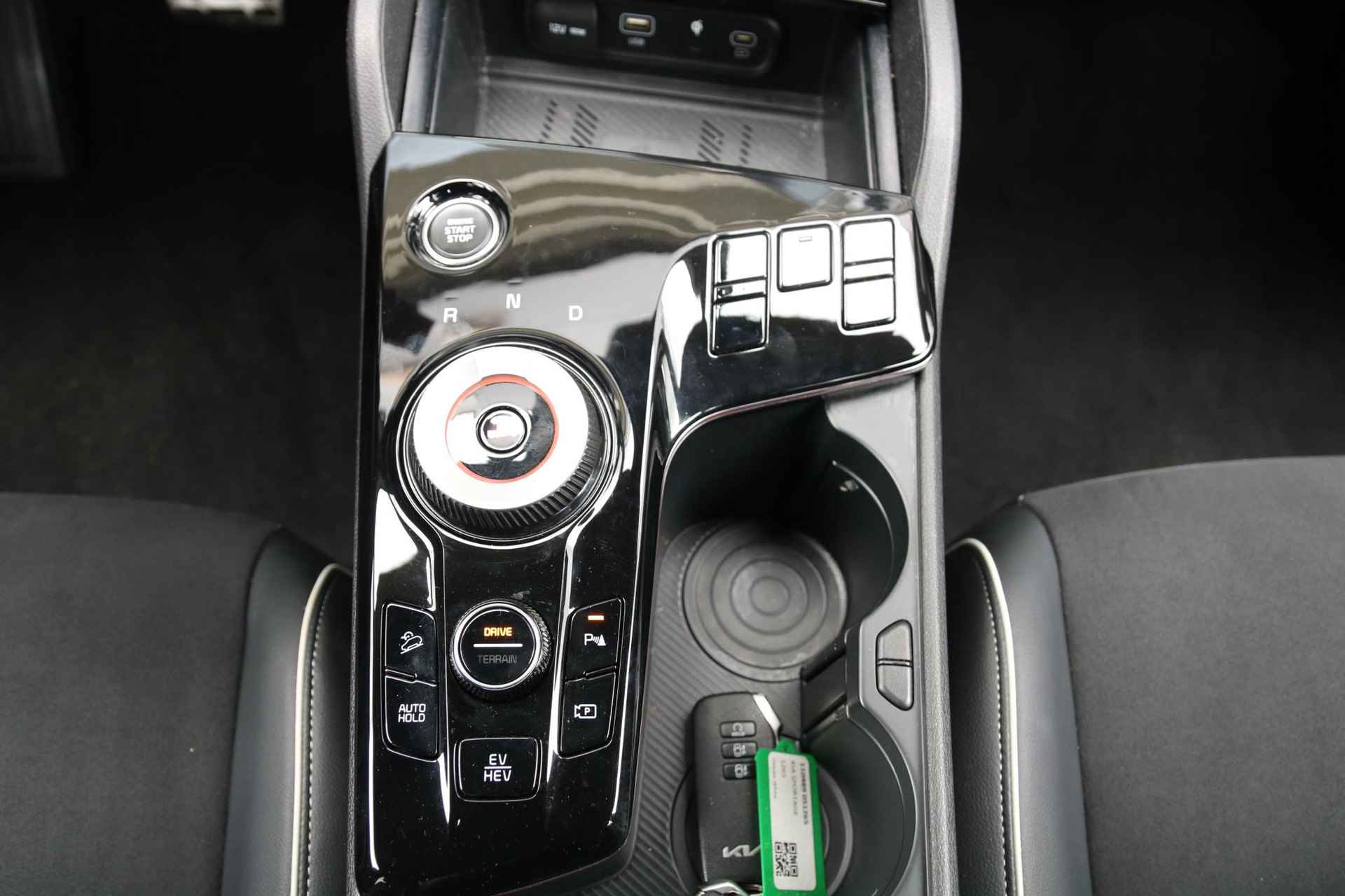 Kia Sportage 1.6 T-GDi Plug-in Hybrid AWD GT-Line | Airco | Navi | Camera | 360 Camera | LM Velgen | Stoelverwarming | Stuurverwarming | - 24/28