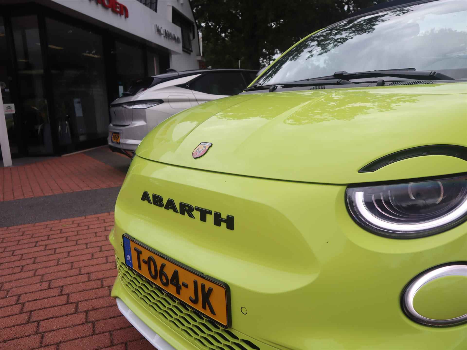 Abarth 500C Cabrio 42 kWh 155PK Turismo, Rijklaarprijs | 18 inch wielen | Camera | Navigatie | Apple Carplay | JBL Audio - 49/73