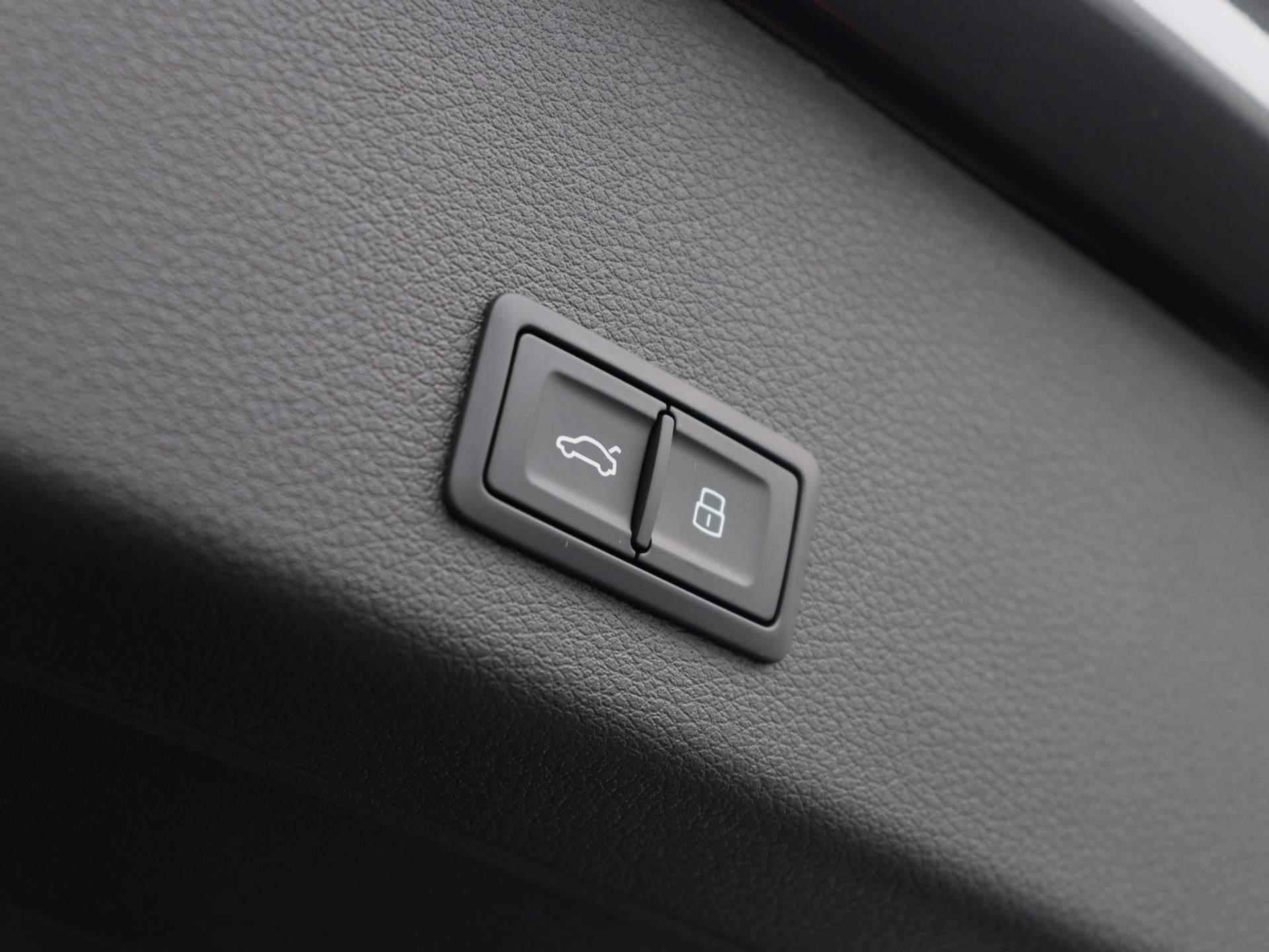 Audi Q8 e-tron 55 quattro S Edition 115 kWh 408 PK | S-line interieur | S-line exterieur | Automaat | Navigatie | Camera | Panoramadak | Lichtmetalen velgen | Demo | - 16/52