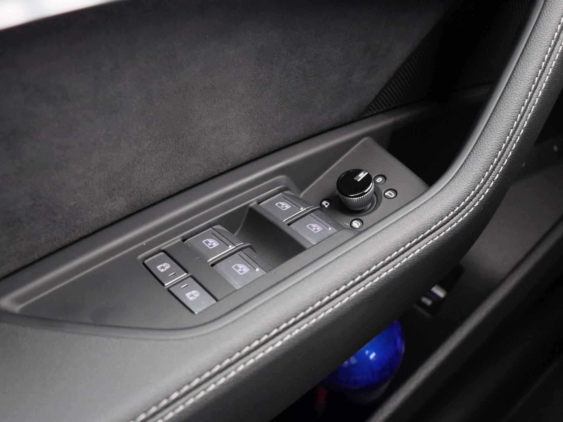Audi Q8 e-tron 55 quattro S Edition 115 kWh 408 PK | S-line interieur | S-line exterieur | Automaat | Navigatie | Camera | Panoramadak | Lichtmetalen velgen | Demo | - 30/52