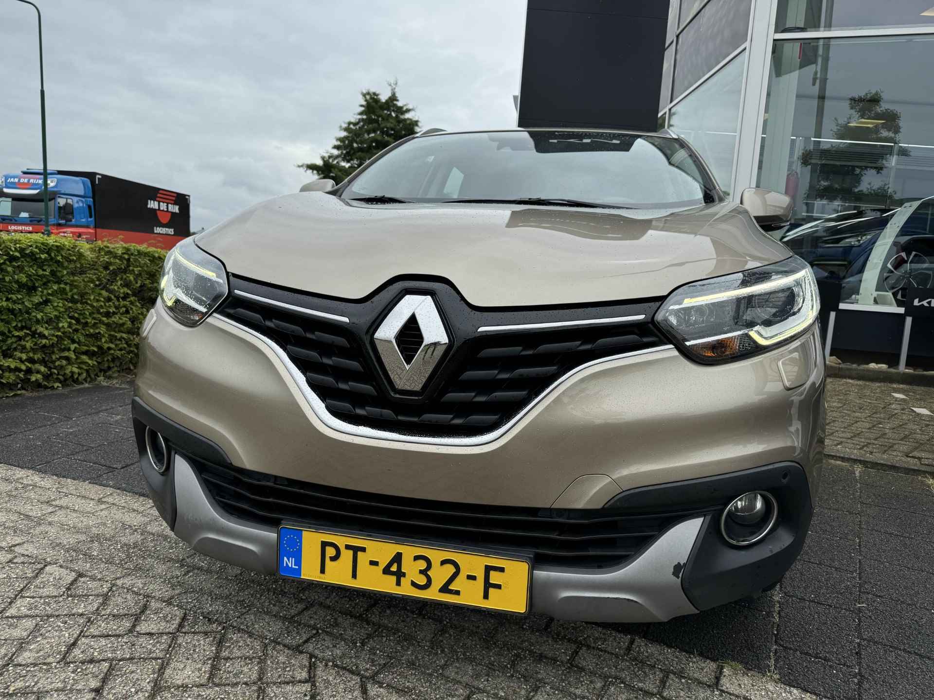 Renault Kadjar 1.2 TCe Zen | Trekhaak | Keyless Entry | Half Leder | Stoelverwaming | Sensoren | Navigatie | LM Velgen | Enz... - 3/30