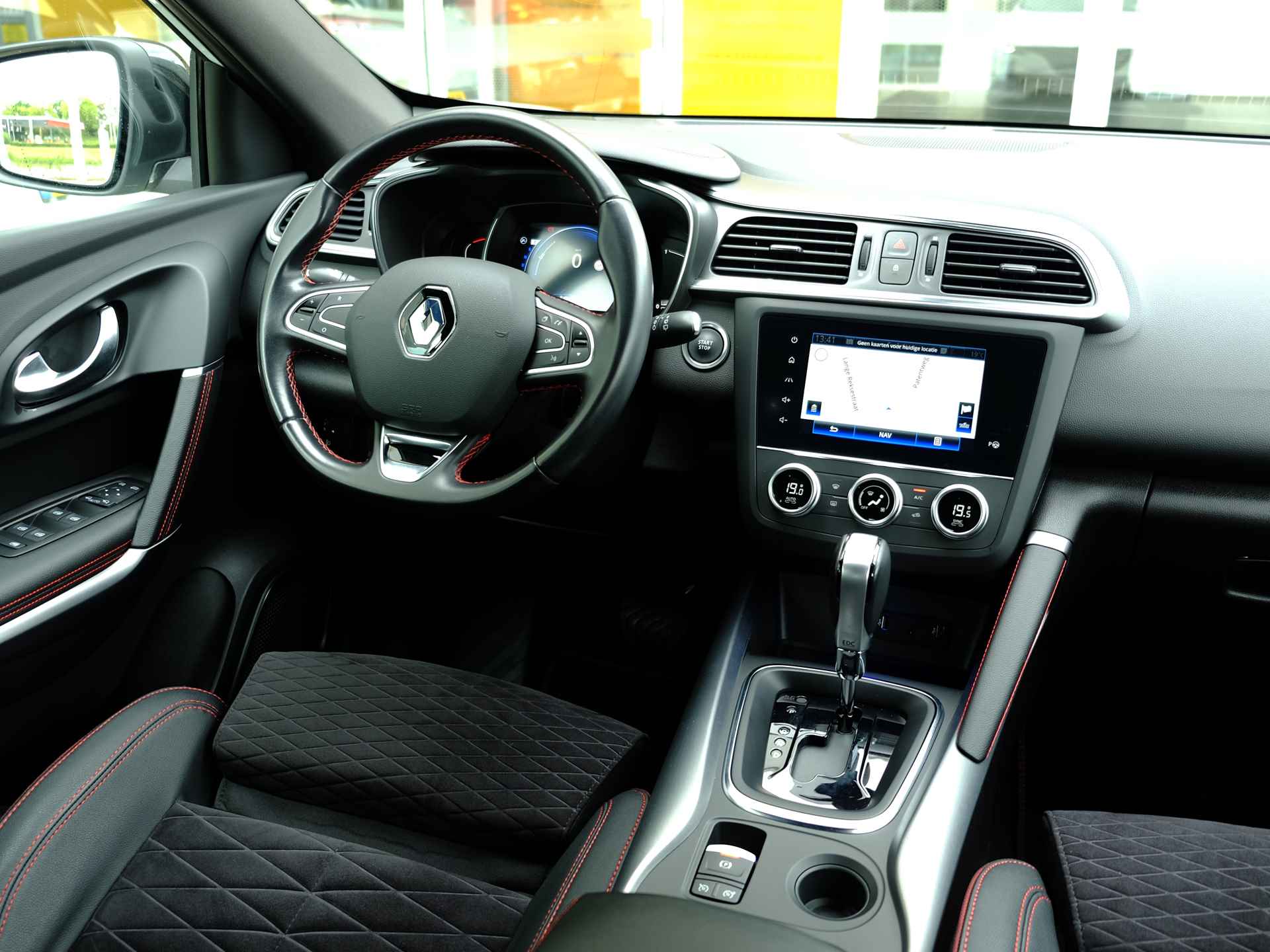 RENAULT Kadjar TCe 160 Black Edition Automaat | Bose | Navigatie | Camera | Stoelverwarming - 3/32