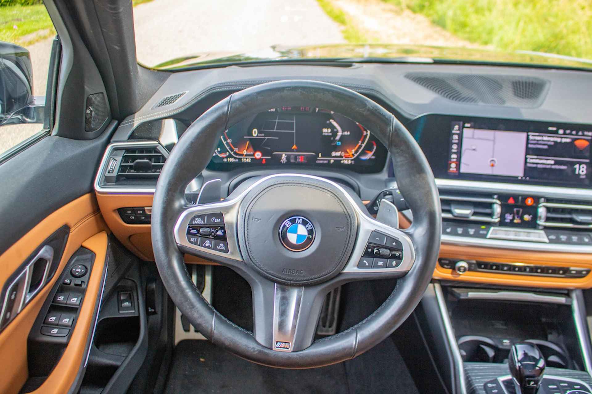 Bmw 3-serie Touring 330i High Executive | LUXURY | PANO | M-SPORT PLUS PACK - 4/64