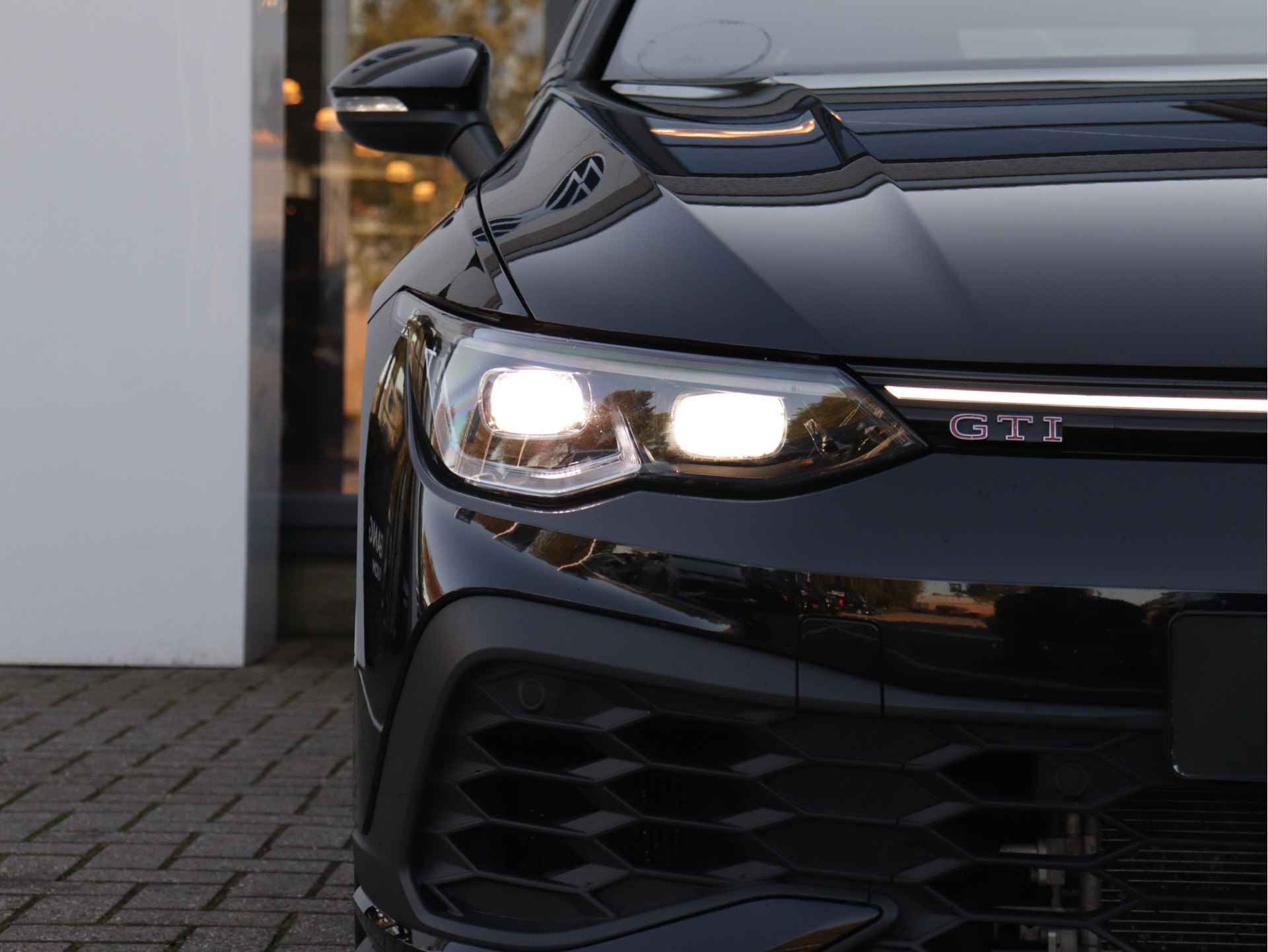 Volkswagen Golf 2.0 TSI GTI Clubsport | Panorama dak | Matrix LED | Achteruitrijcamera | Stoelverwarming | Black style | - 51/67