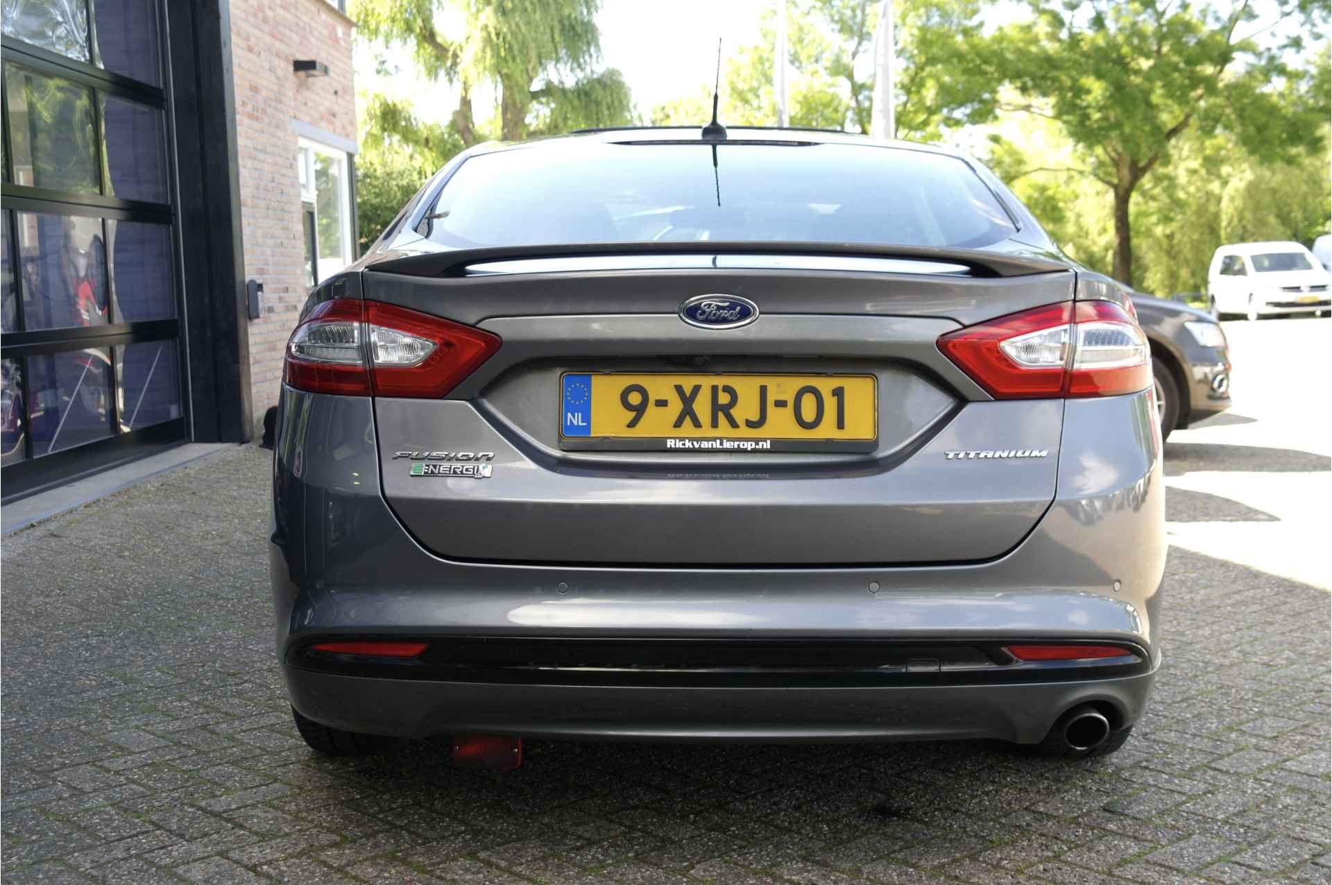 Ford Mondeo 2.0 PHEV Titanium / Dealer Onderhouden / Uniek / Schuifdak / Adap.Cruise - 28/48