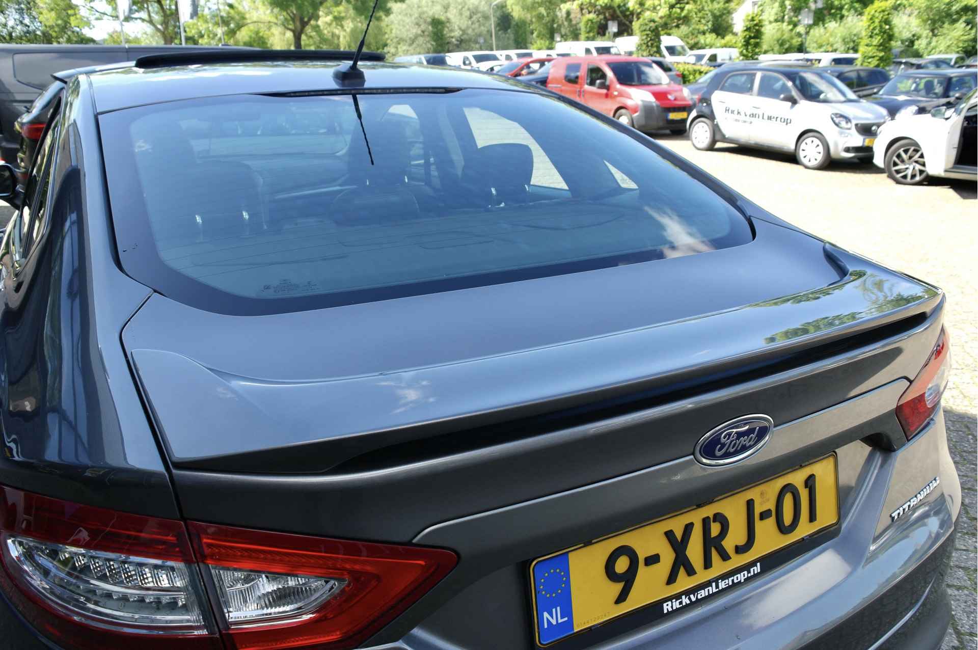 Ford Mondeo 2.0 PHEV Titanium / Dealer Onderhouden / Uniek / Schuifdak / Adap.Cruise - 38/48