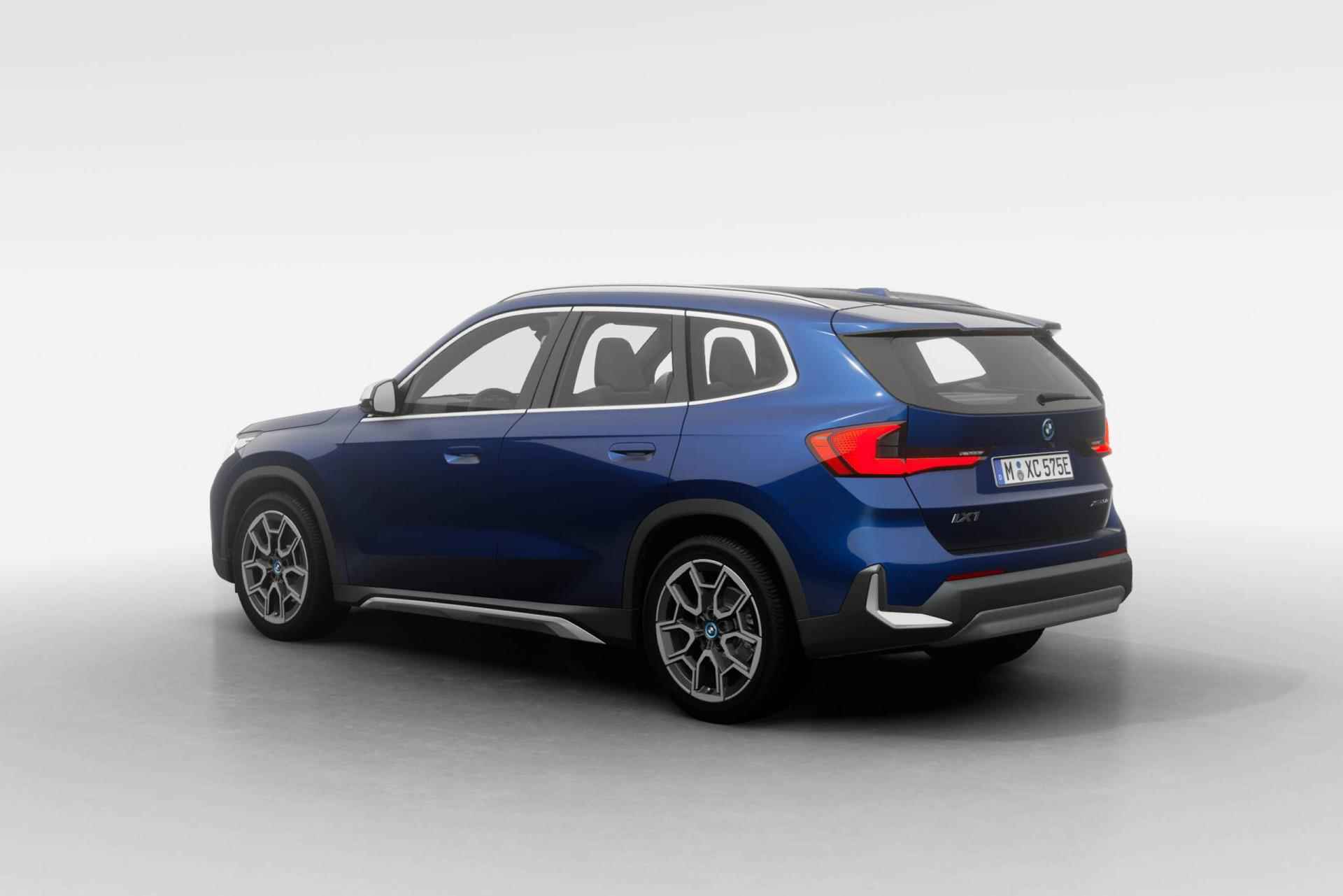 BMW iX1 xDrive30 Launch Edition 67 kWh |  xLine | Elektrisch verwarmde voorstoelen | Driving Assistant Plus - 2/21