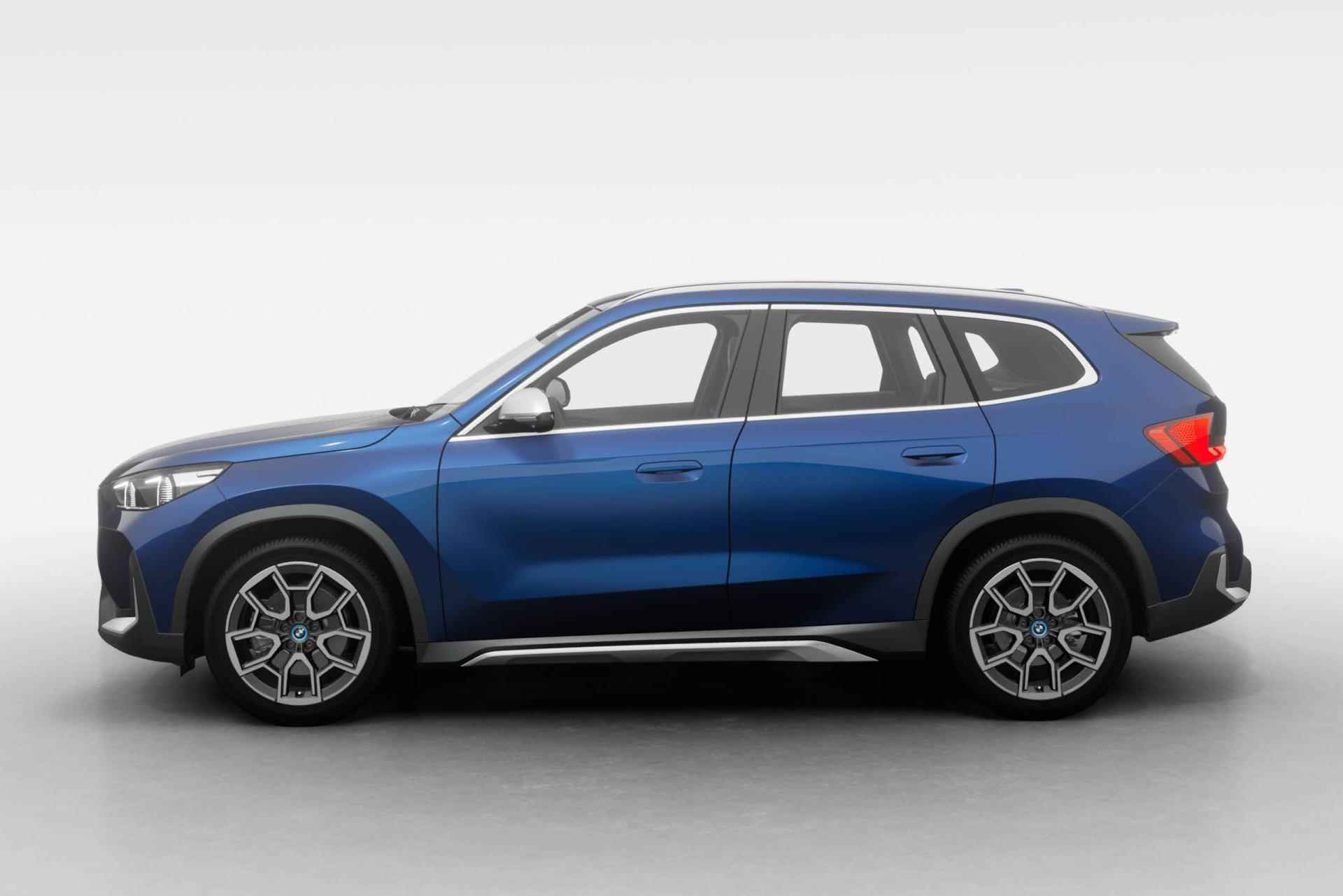 BMW iX1 xDrive30 Launch Edition 67 kWh |  xLine | Elektrisch verwarmde voorstoelen | Driving Assistant Plus - 4/21