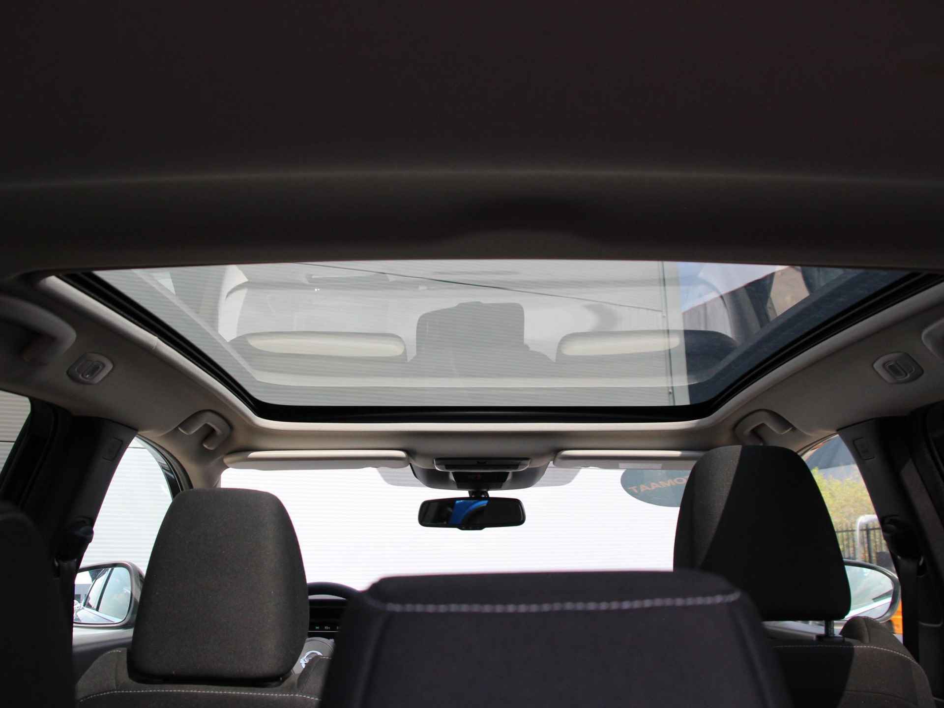 Nissan Qashqai 1.3 MHEV N-Connecta Design Pack | Panoramadak | Navigatie Full-Map | 360° Camera | Apple Carplay/Android Auto | LED | Dodehoek Detectie | Keyless Entry | Rijklaarprijs! - 12/22