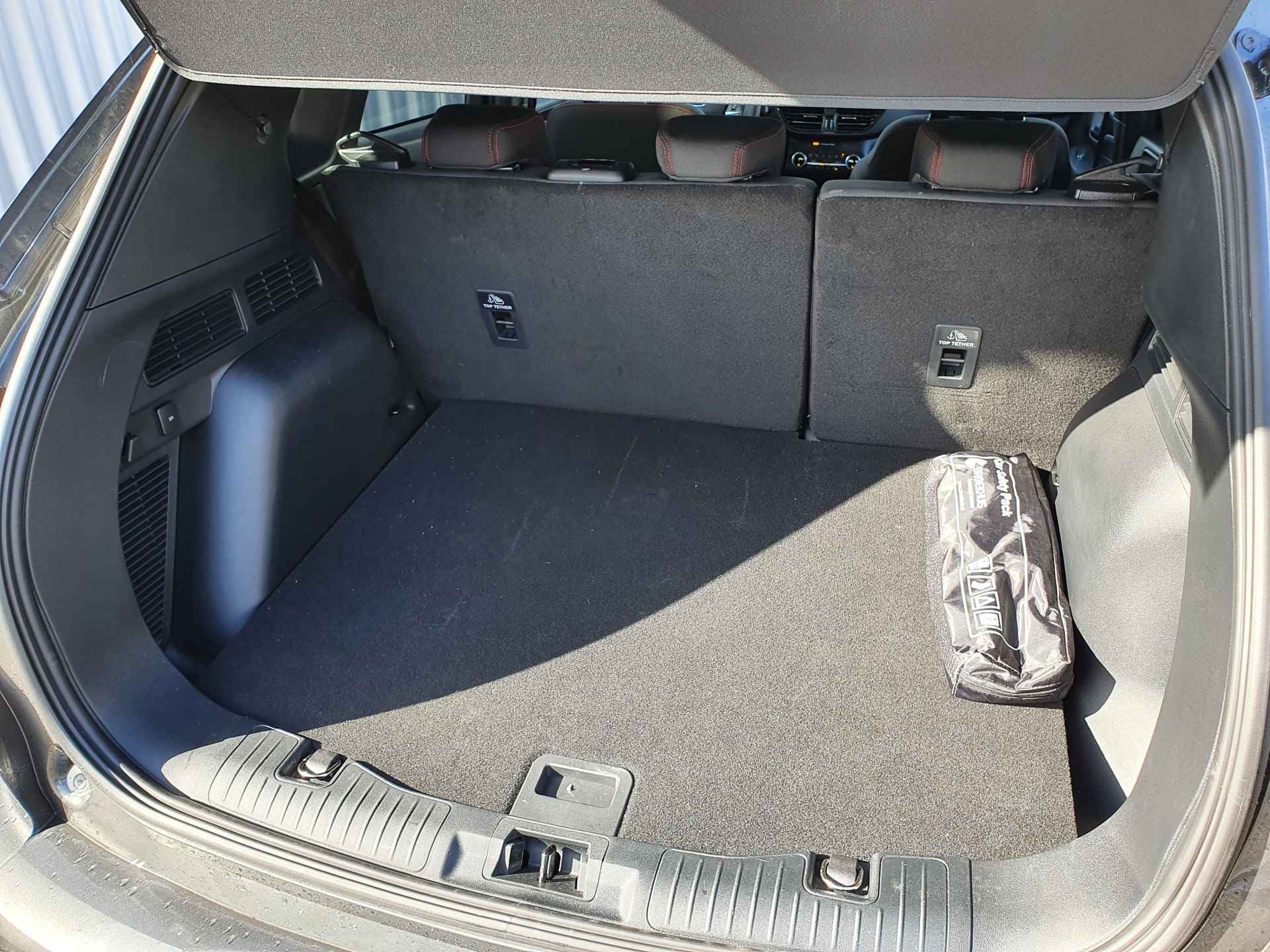 Ford Kuga 2.5 PHEV ST-Line | Winter Pakket | NL-Auto | 19 inch! | Apple Carplay/Android Auto - 9/42