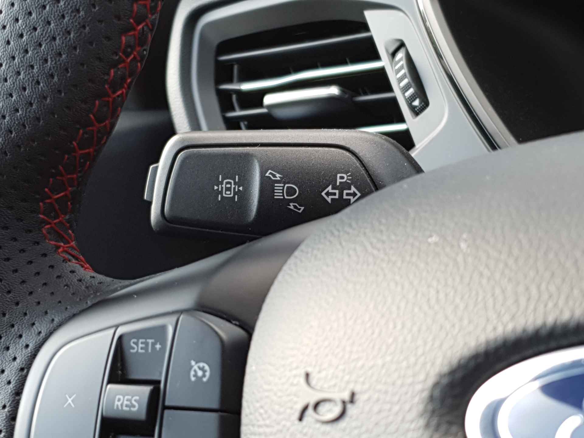 Ford Kuga 2.5 PHEV ST-Line | Winter Pakket | NL-Auto | 19 inch! | Apple Carplay/Android Auto - 18/42