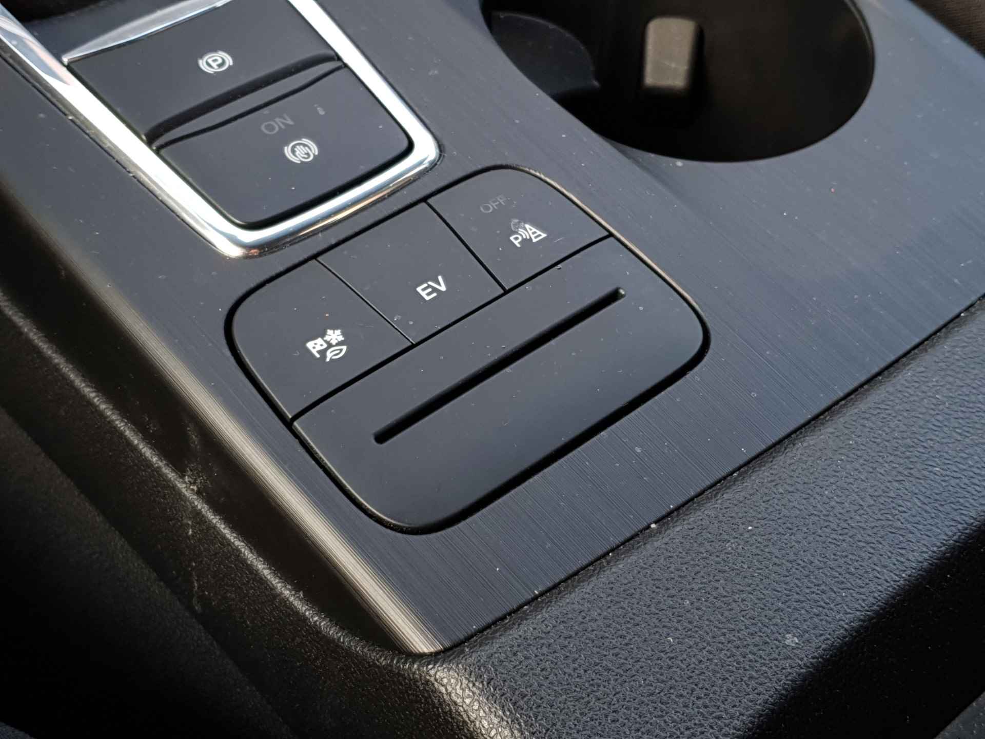 Ford Kuga 2.5 PHEV ST-Line | Winter Pakket | NL-Auto | 19 inch! | Apple Carplay/Android Auto - 37/42